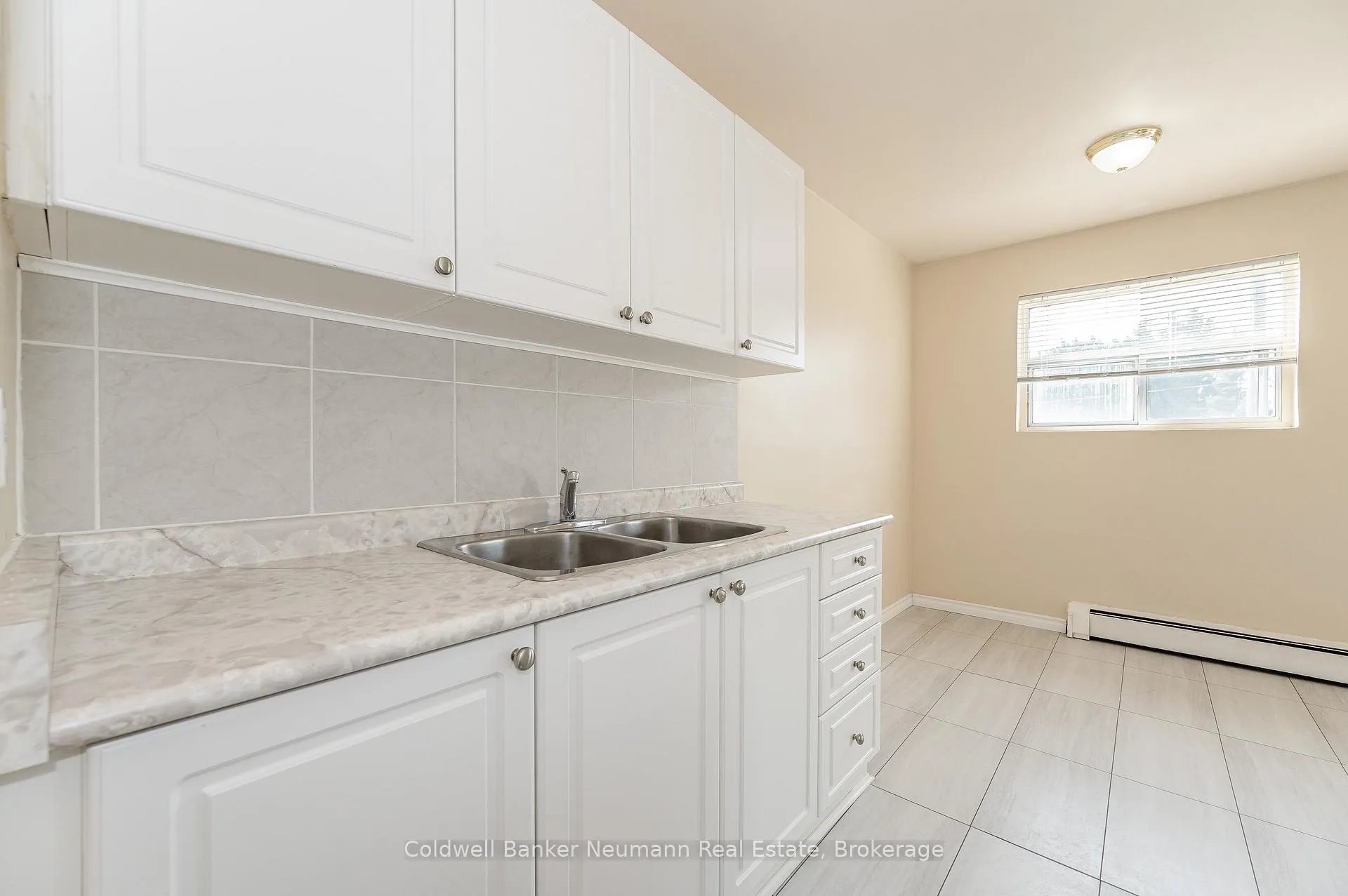Photo 10 of 10 Glenbrook Drive, Guelph, Victoria North — HOMEH