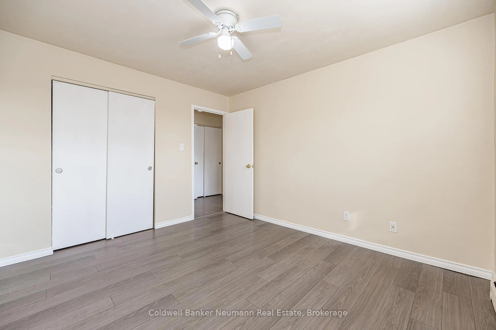 Photo 14 of 10 Glenbrook Drive, Guelph, Victoria North — HOMEH