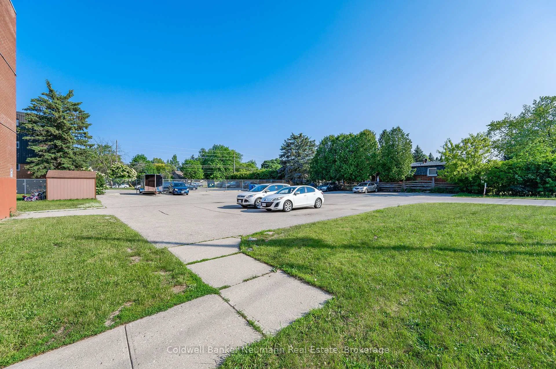 Photo 25 of 10 Glenbrook Drive, Guelph, Victoria North — HOMEH