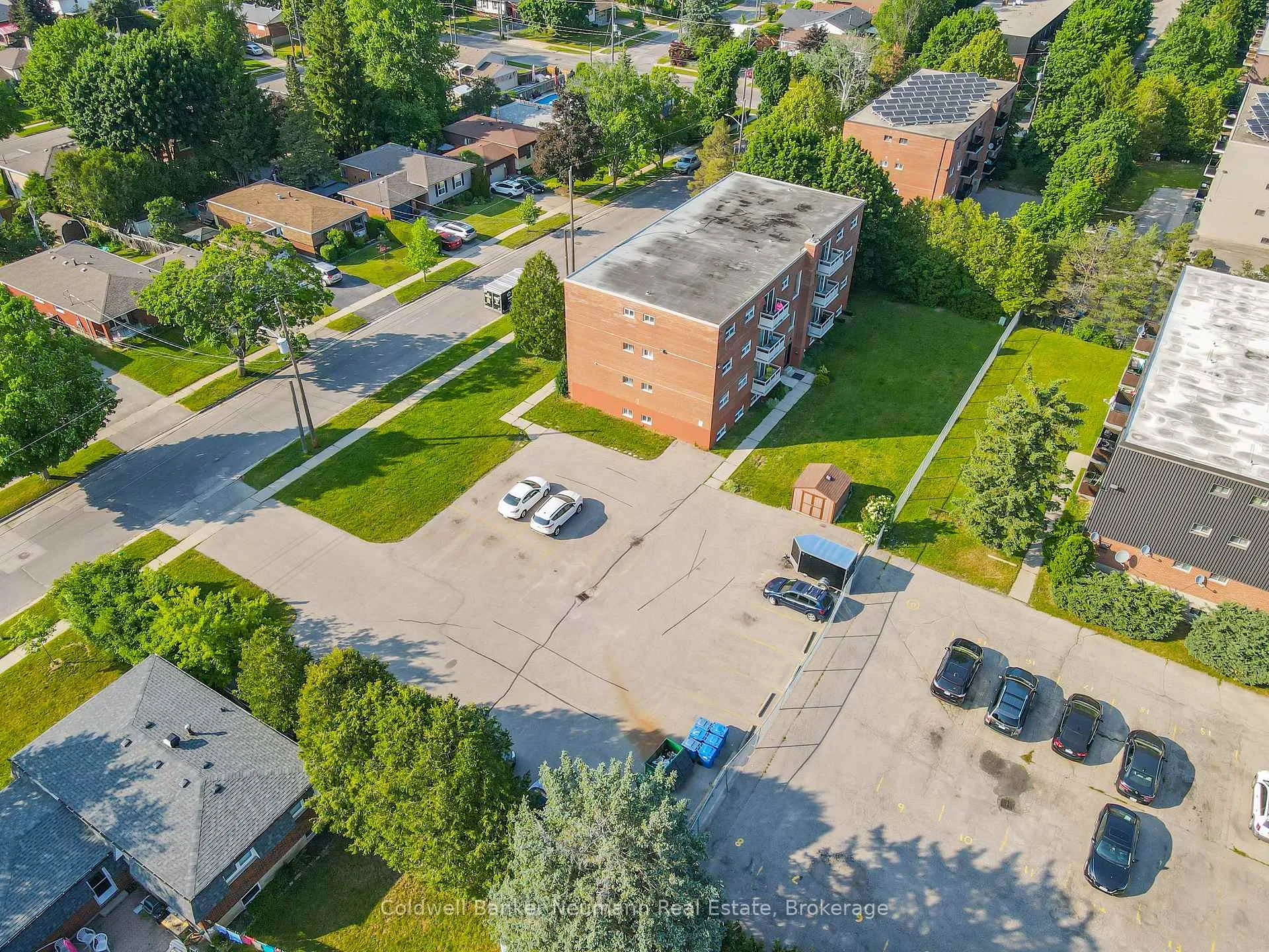 Photo 29 of 10 Glenbrook Drive, Guelph, Victoria North — HOMEH