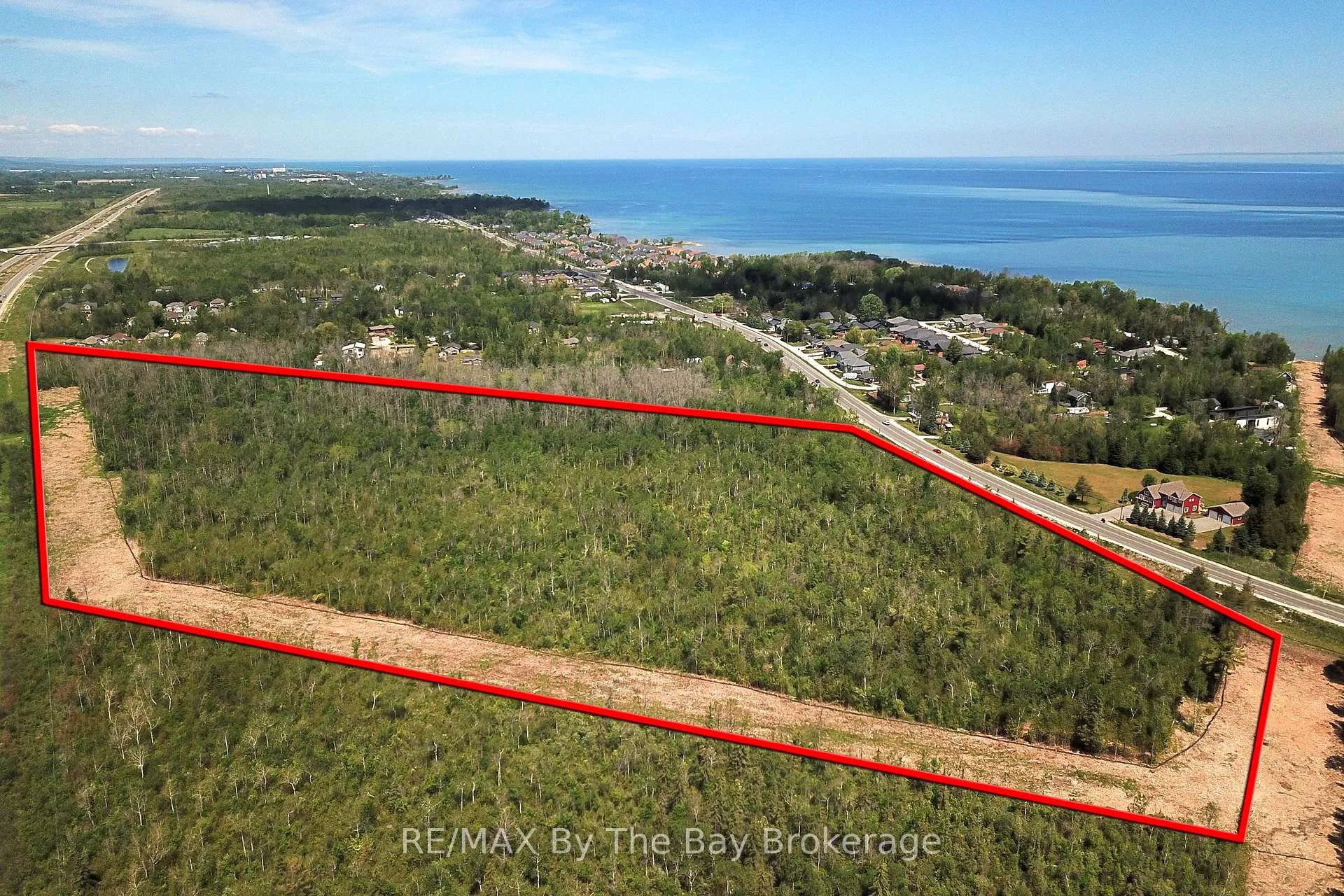 Photo 8 of 8859 Beachwood Road, Wasaga Beach — HOMEH