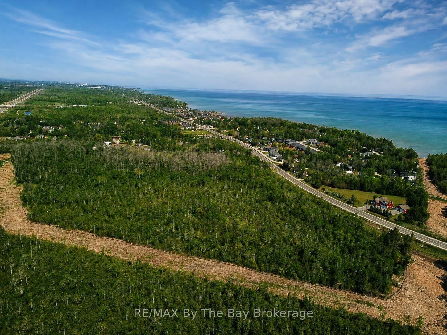 Photo 9 of 8859 Beachwood Road, Wasaga Beach — HOMEH