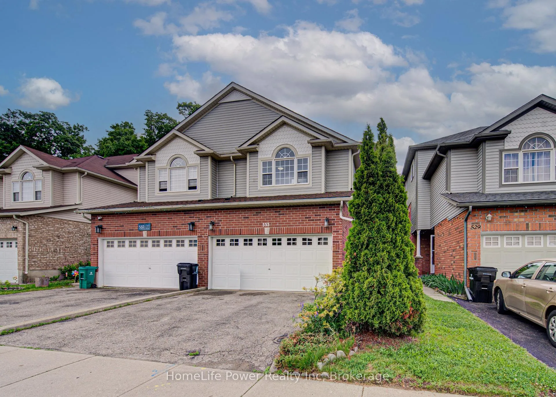 Photo 2 of 533 Activa Avenue, Kitchener, Larentian West — HOMEH