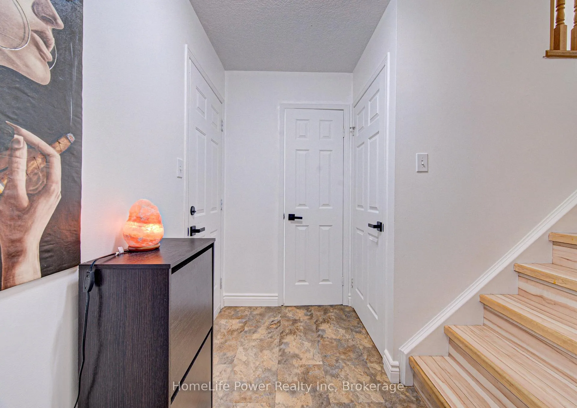Photo 6 of 533 Activa Avenue, Kitchener, Larentian West — HOMEH