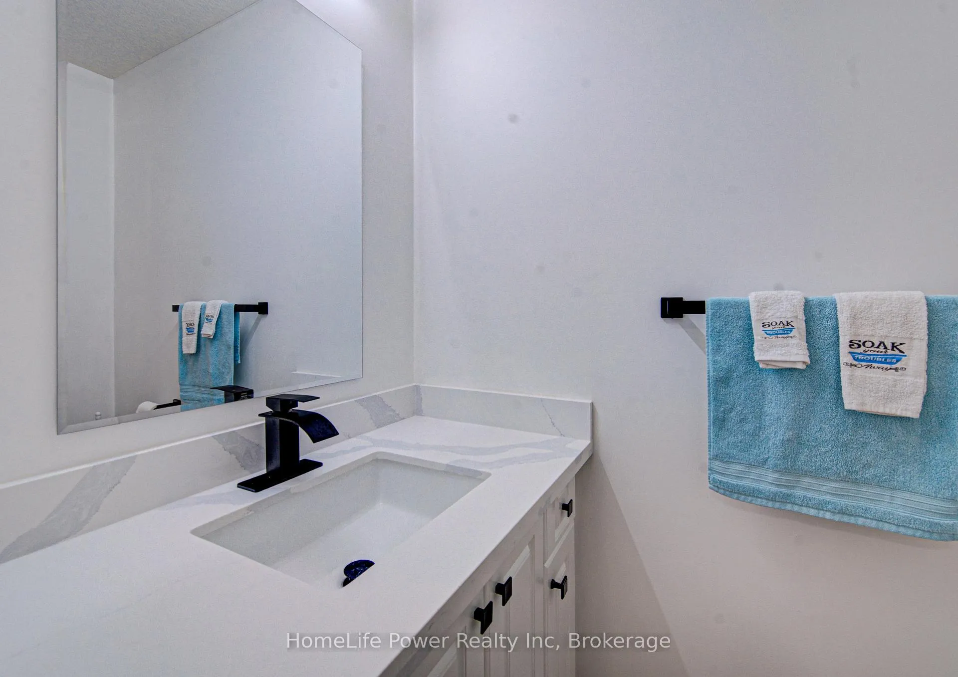 Photo 7 of 533 Activa Avenue, Kitchener, Larentian West — HOMEH