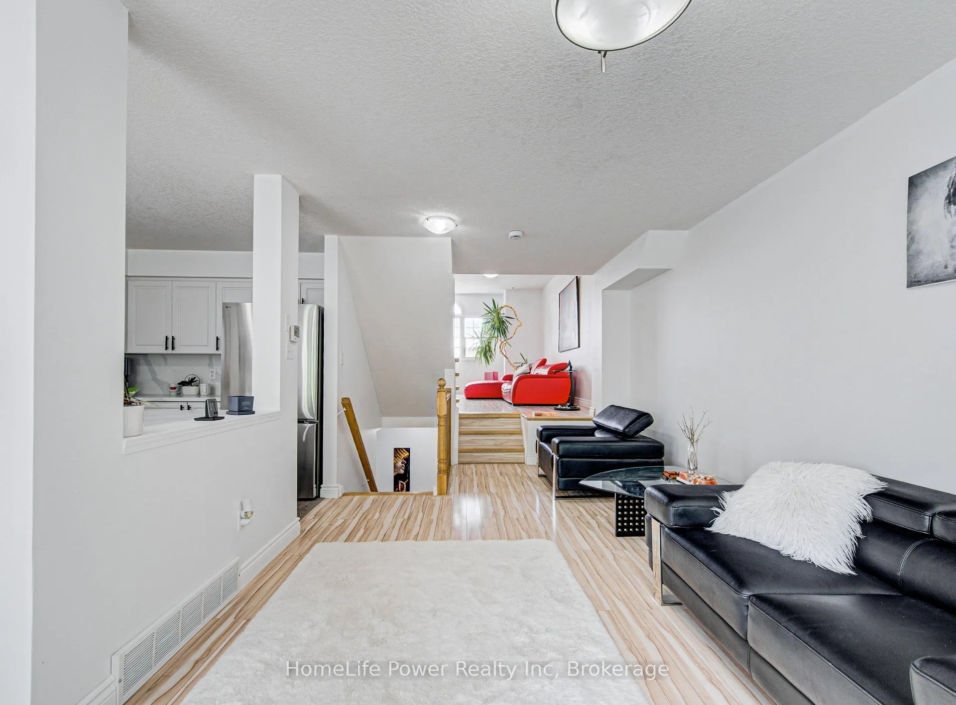 Photo 10 of 533 Activa Avenue, Kitchener, Larentian West — HOMEH