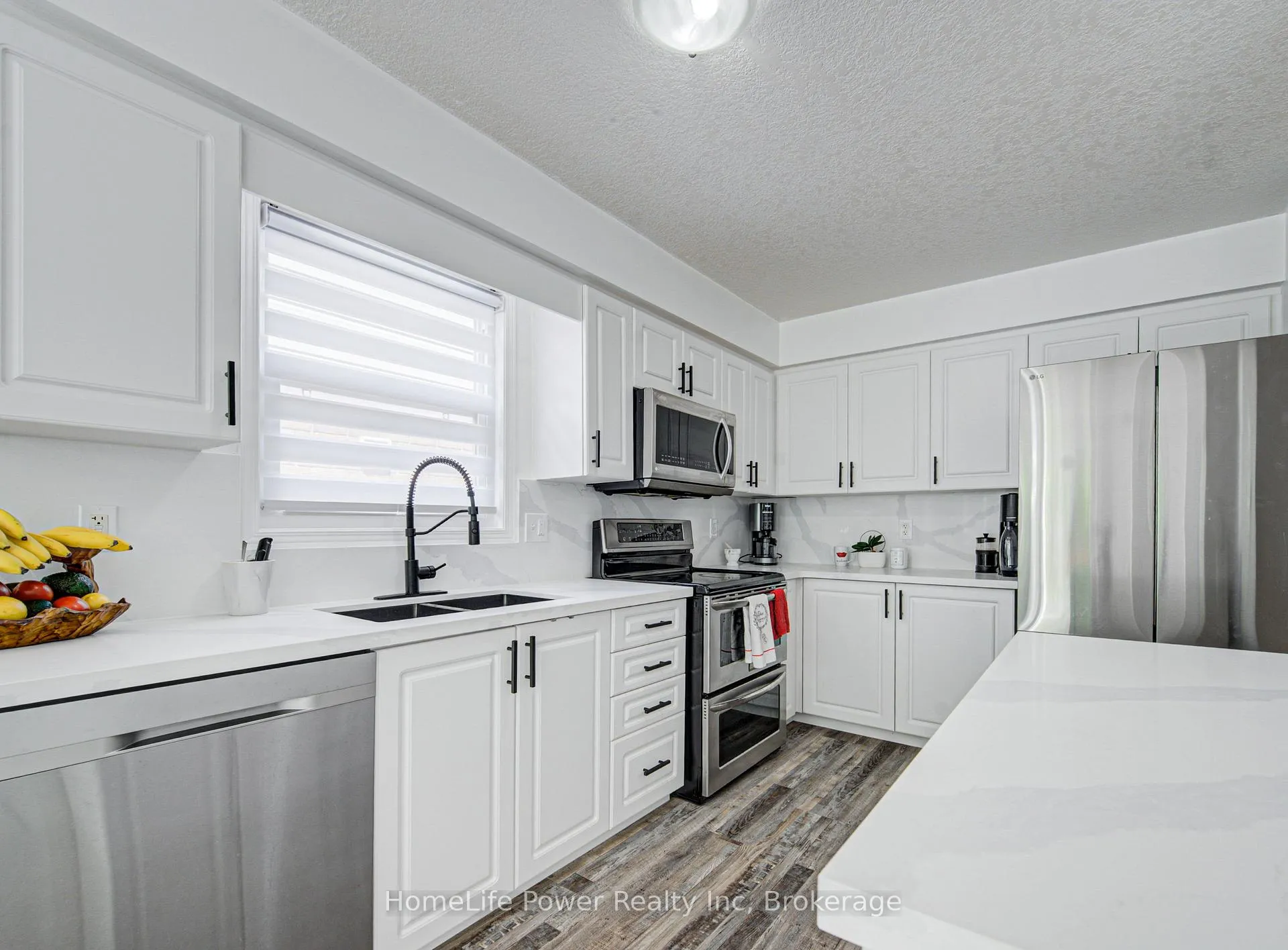 Photo 15 of 533 Activa Avenue, Kitchener, Larentian West — HOMEH