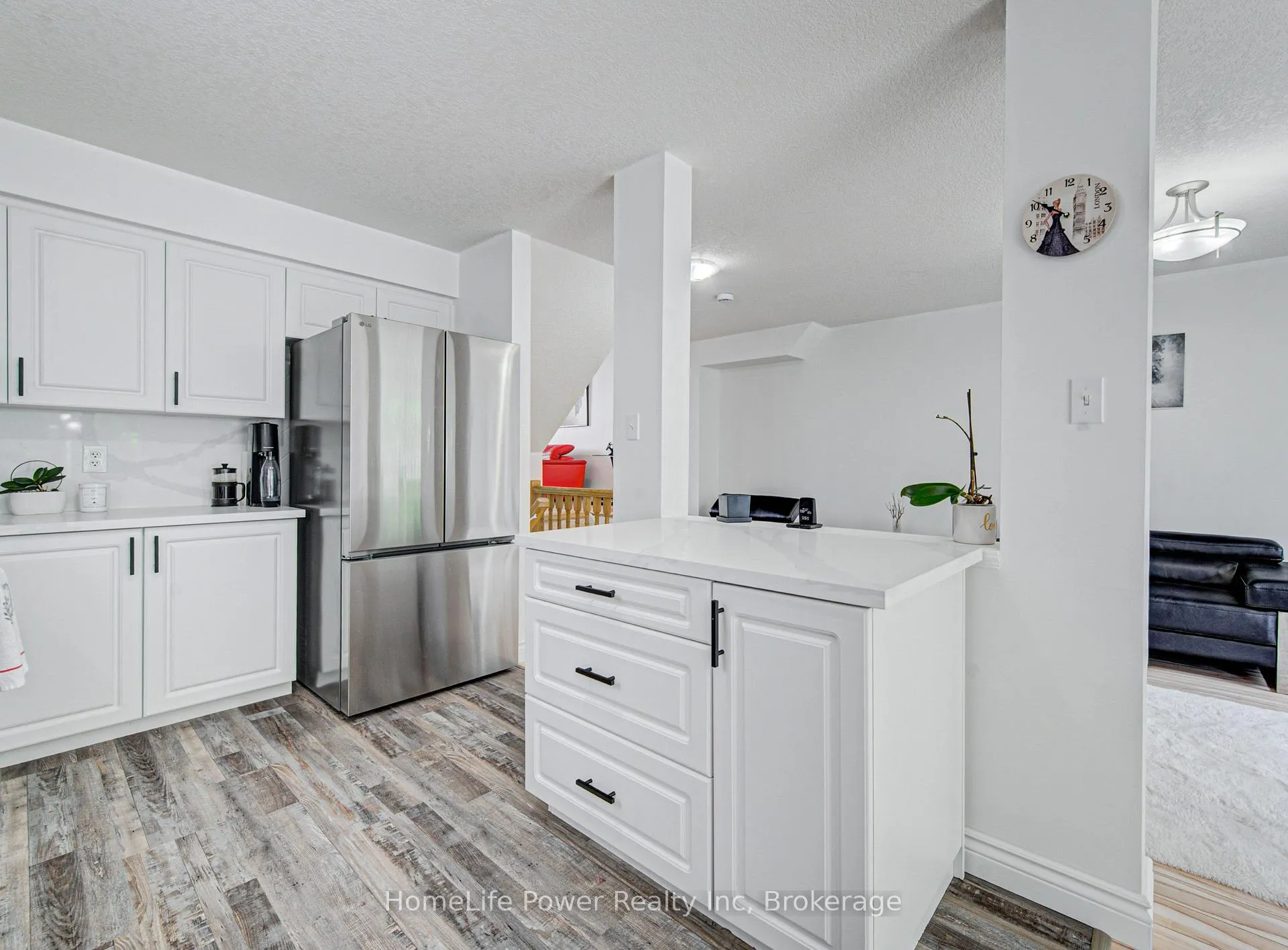 Photo 19 of 533 Activa Avenue, Kitchener, Larentian West — HOMEH