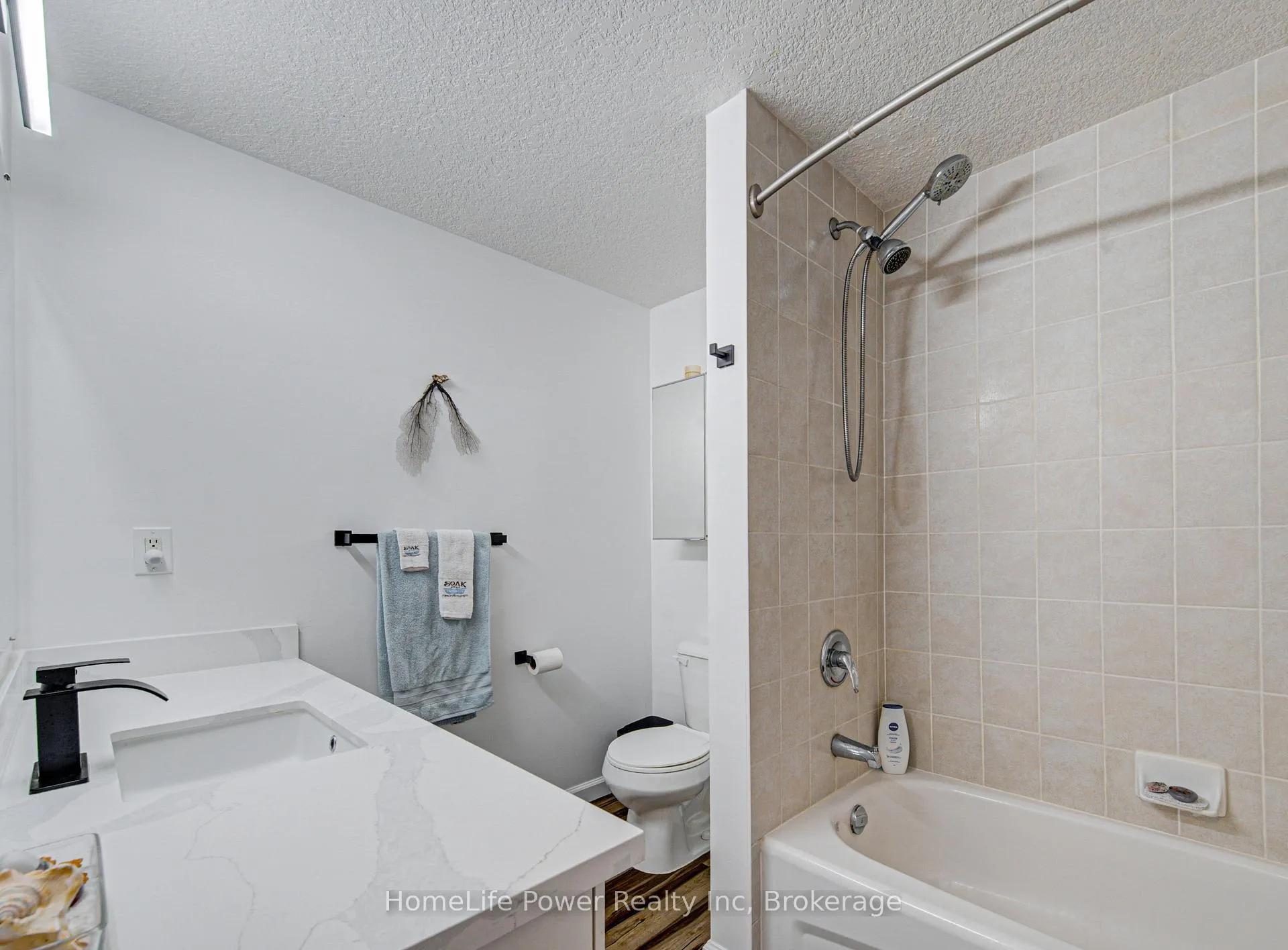Photo 26 of 533 Activa Avenue, Kitchener, Larentian West — HOMEH