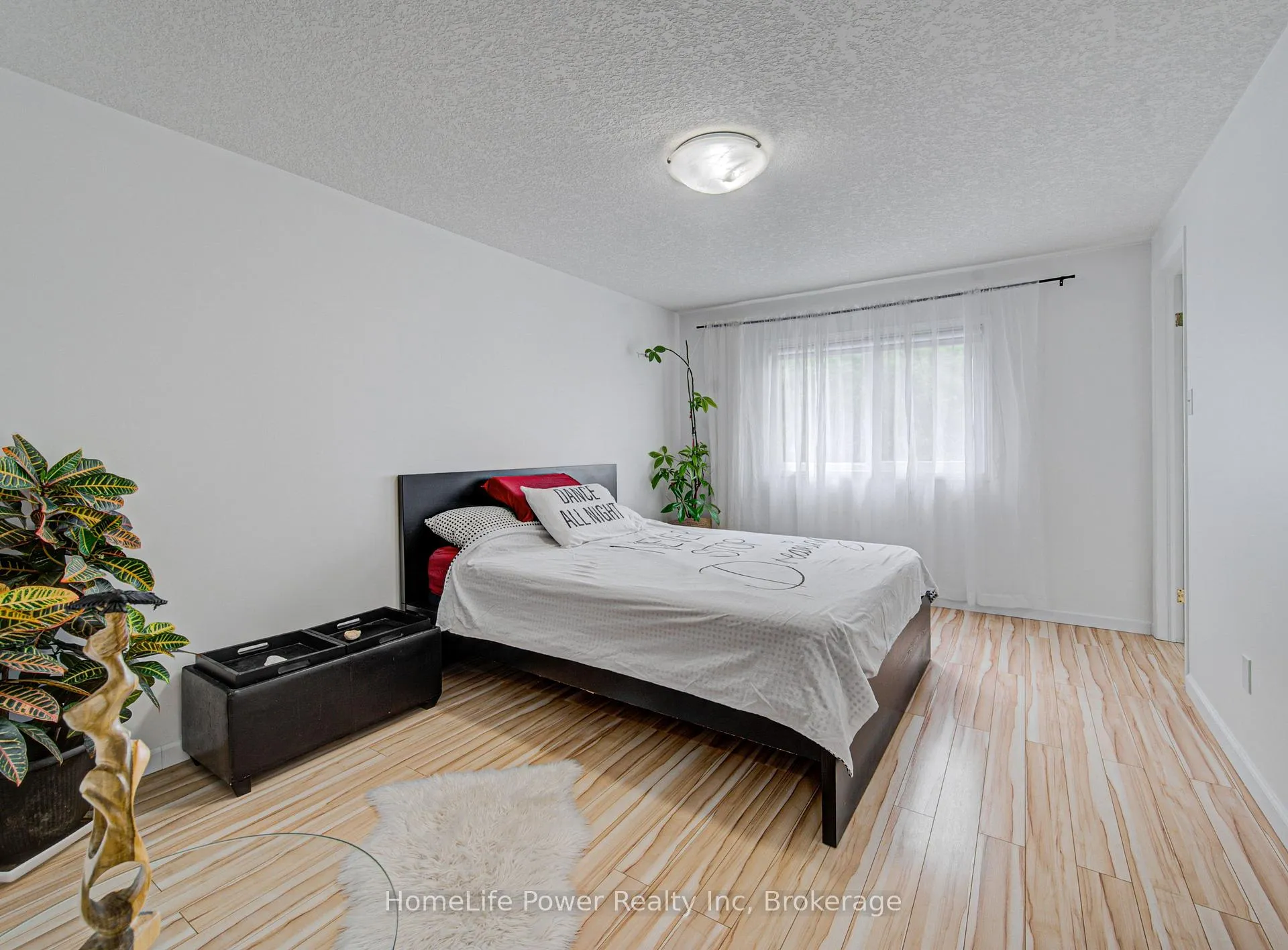 Photo 28 of 533 Activa Avenue, Kitchener, Larentian West — HOMEH