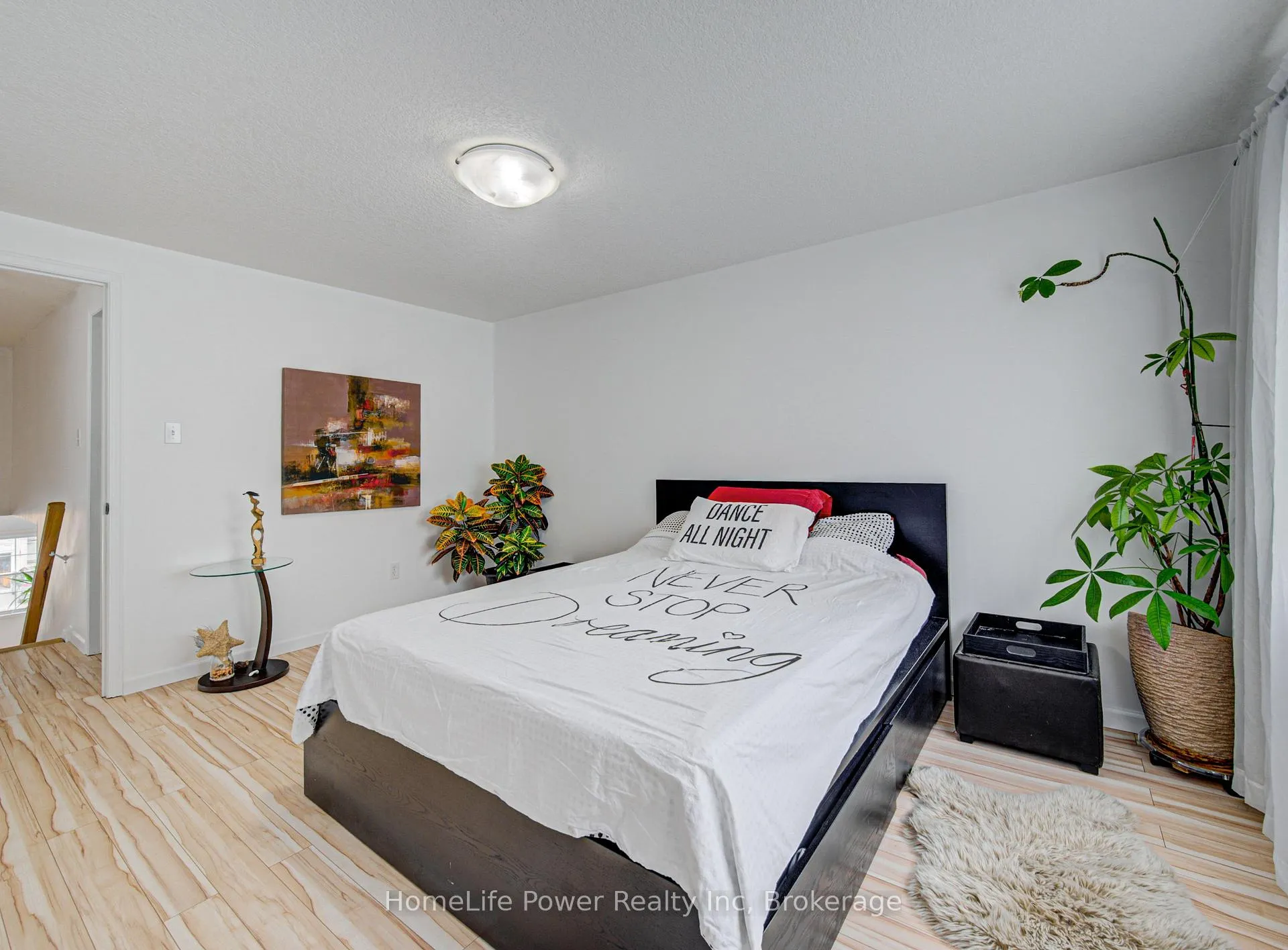 Photo 29 of 533 Activa Avenue, Kitchener, Larentian West — HOMEH