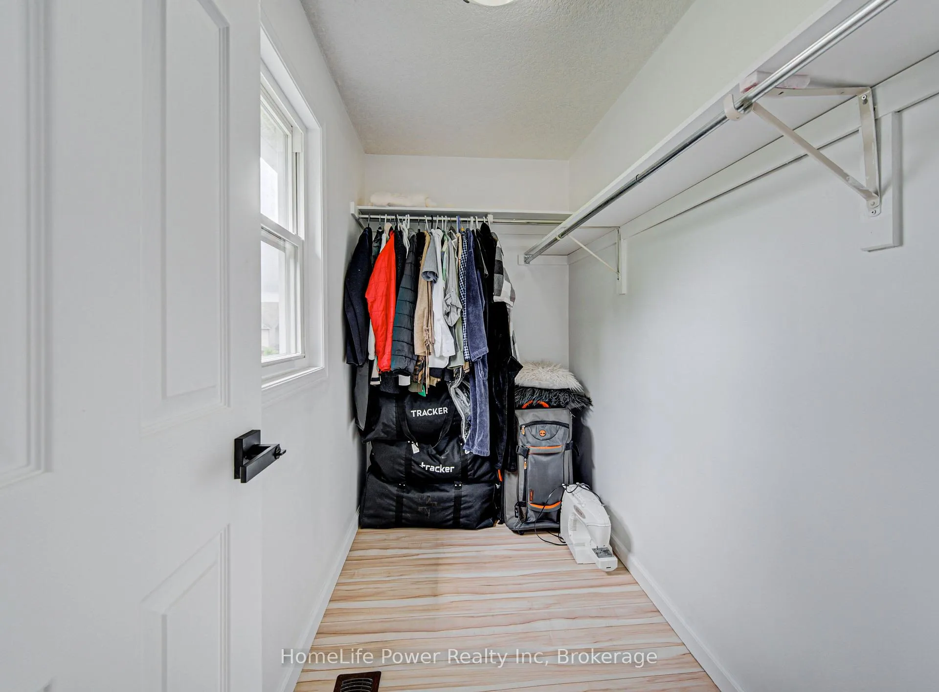 Photo 30 of 533 Activa Avenue, Kitchener, Larentian West — HOMEH
