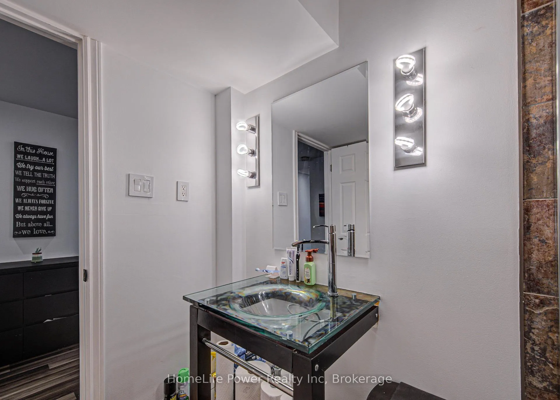 Photo 37 of 533 Activa Avenue, Kitchener, Larentian West — HOMEH