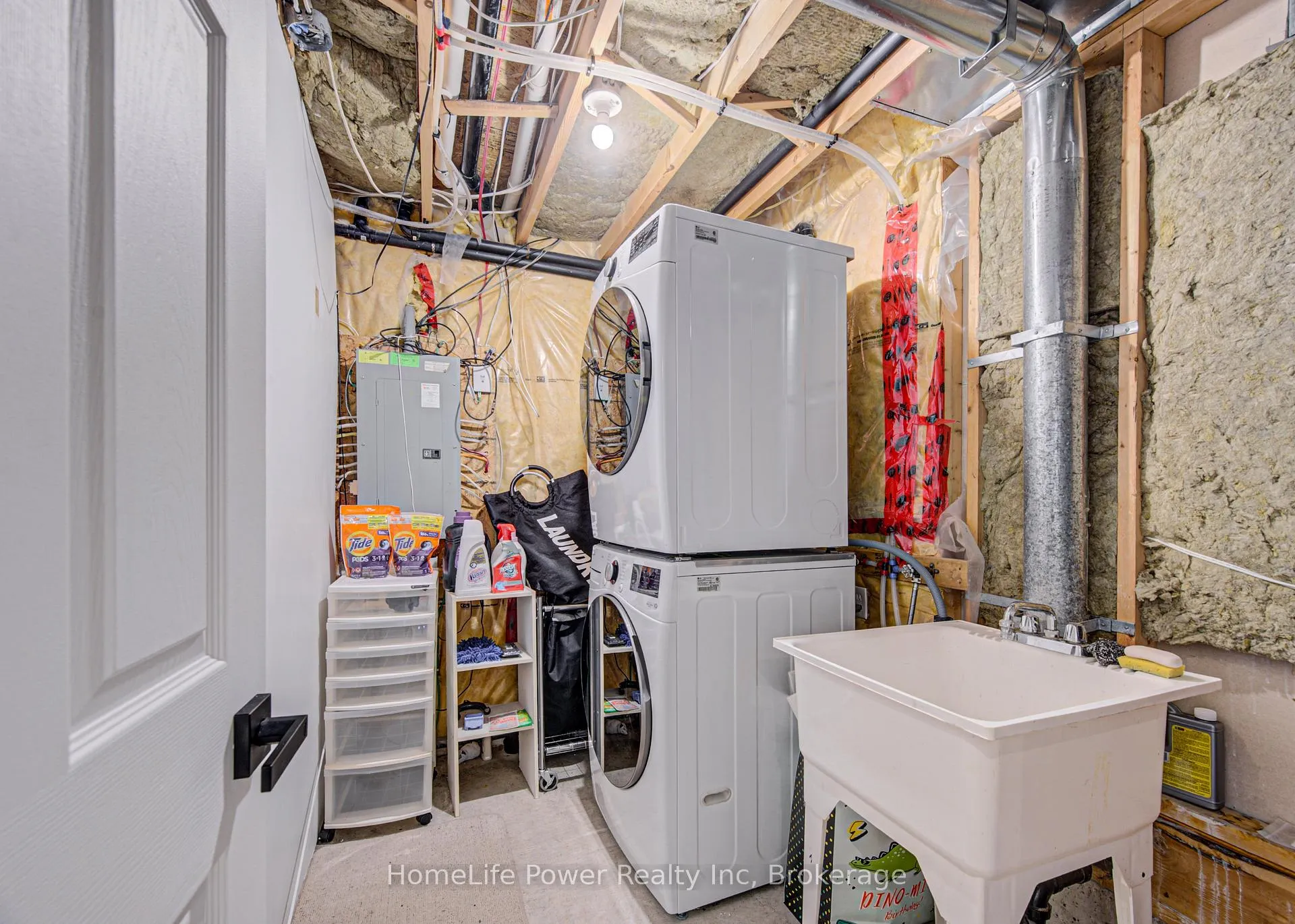 Photo 38 of 533 Activa Avenue, Kitchener, Larentian West — HOMEH