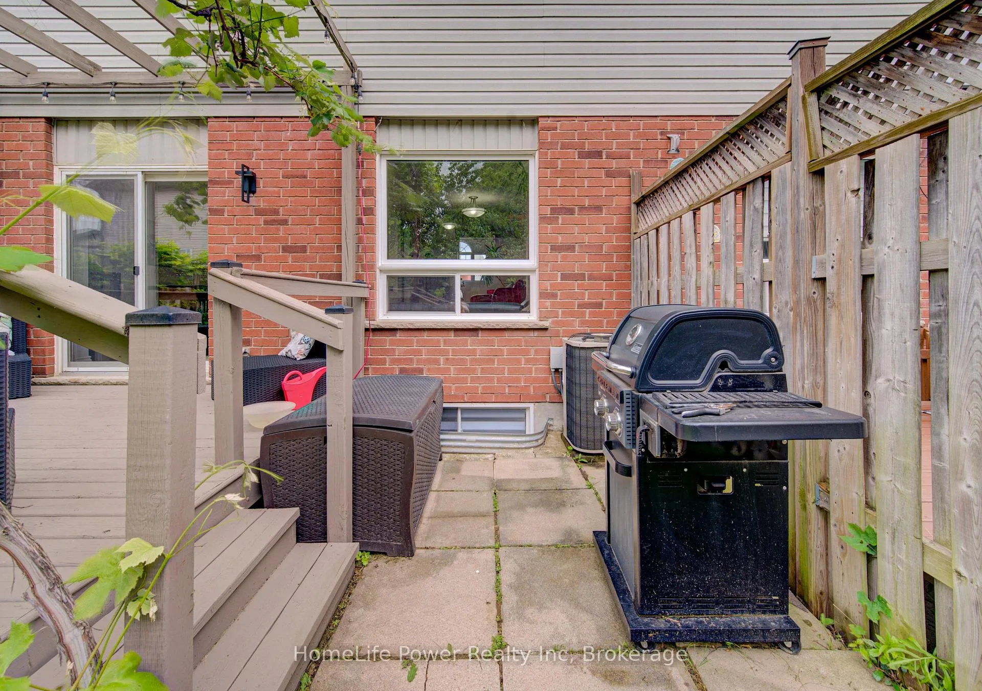 Photo 43 of 533 Activa Avenue, Kitchener, Larentian West — HOMEH