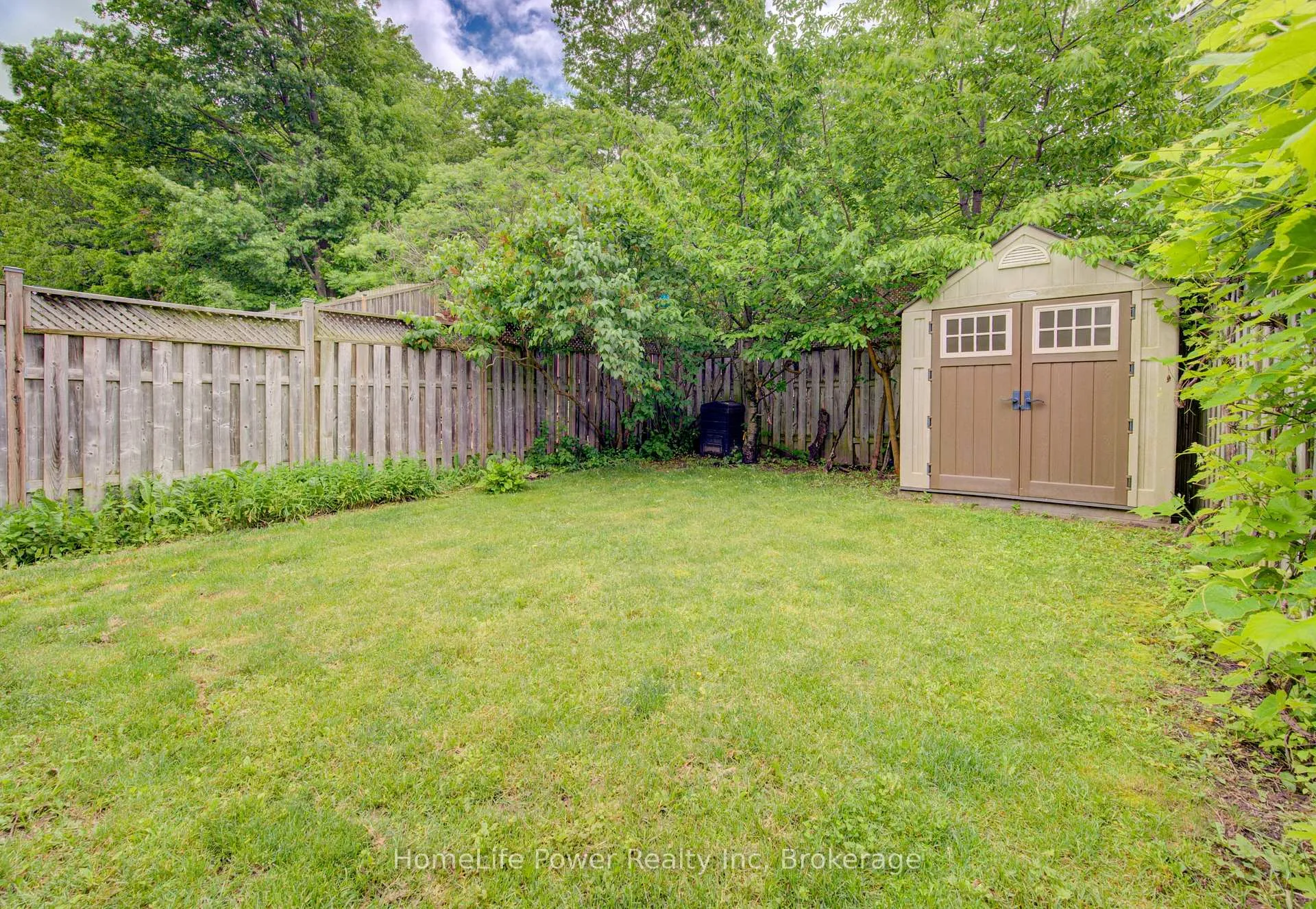Photo 45 of 533 Activa Avenue, Kitchener, Larentian West — HOMEH