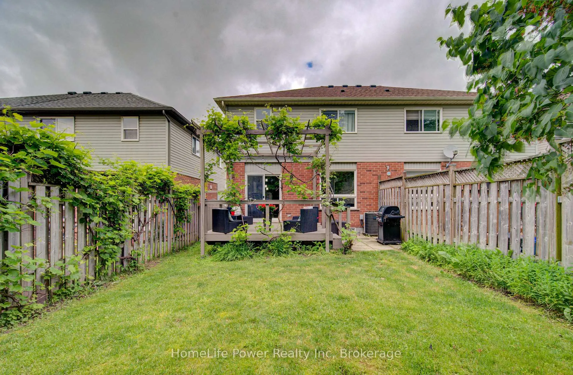 Photo 46 of 533 Activa Avenue, Kitchener, Larentian West — HOMEH