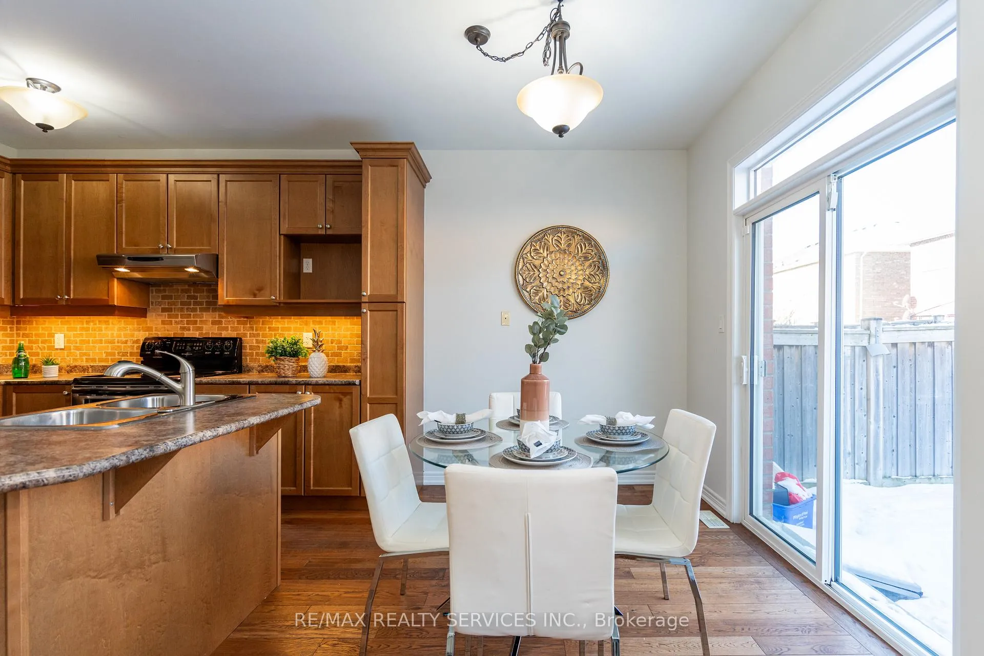 Photo 9 of 112 Amaranth Crescent, Brampton, Northwest Sandalwood Parkway — HOMEH