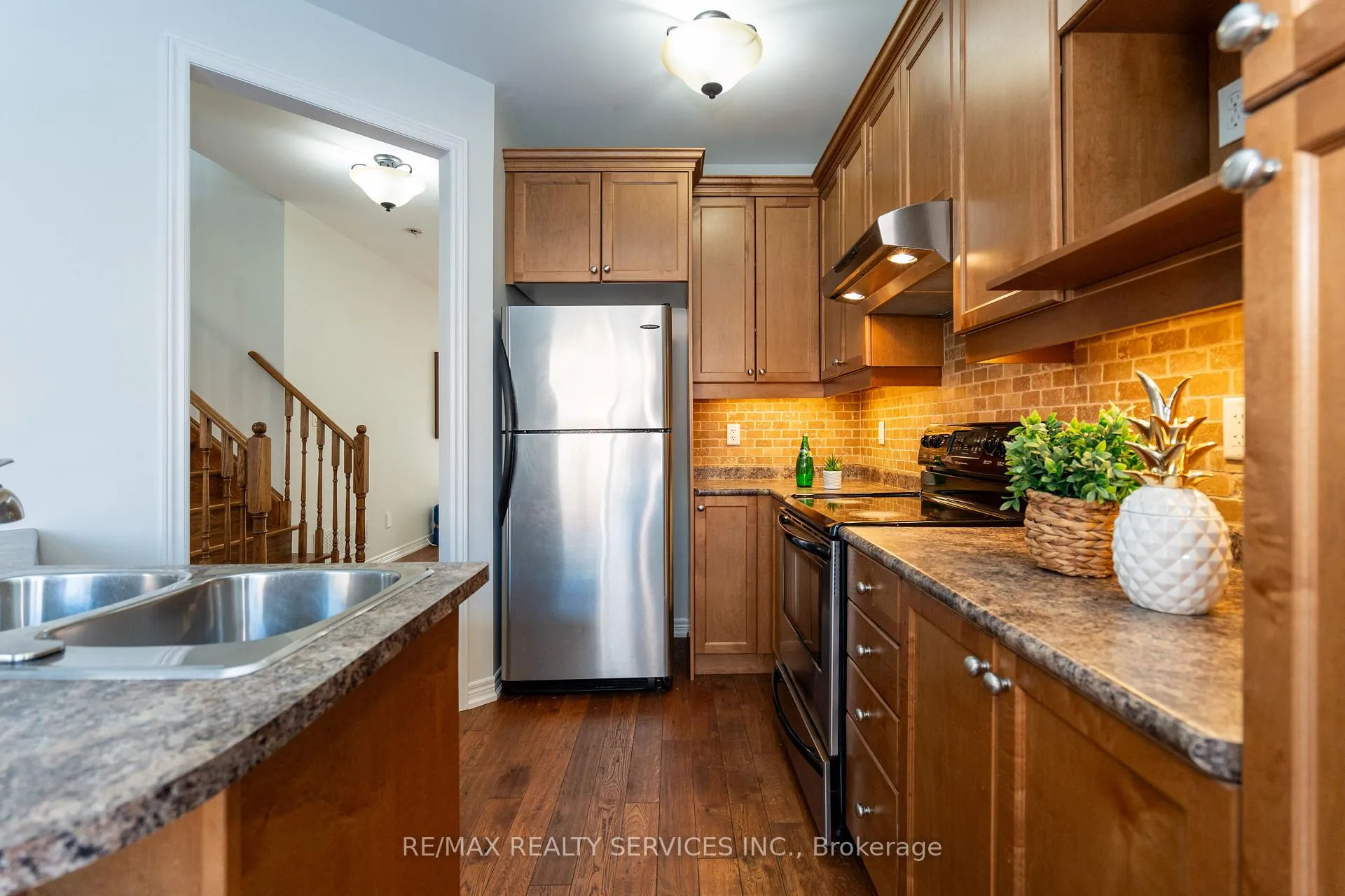 Photo 11 of 112 Amaranth Crescent, Brampton, Northwest Sandalwood Parkway — HOMEH