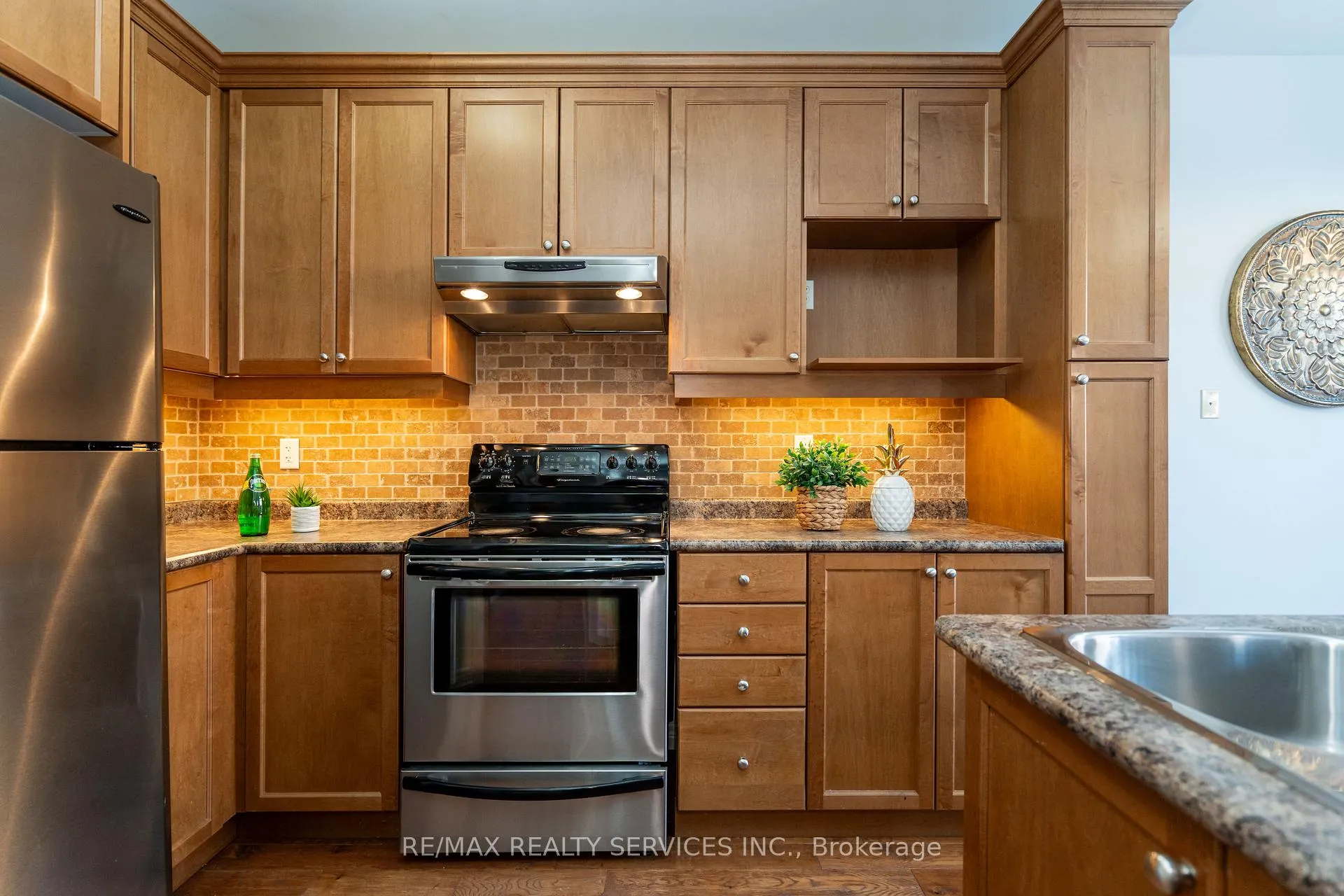 Photo 12 of 112 Amaranth Crescent, Brampton, Northwest Sandalwood Parkway — HOMEH