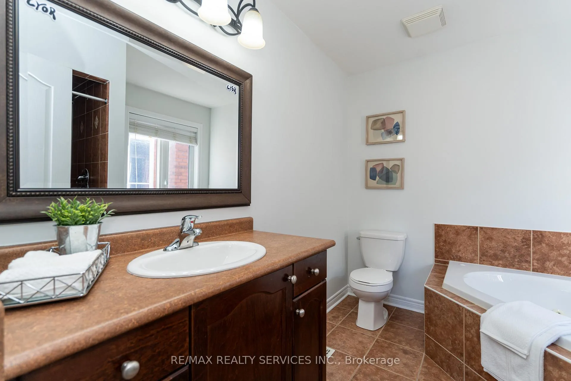 Photo 21 of 112 Amaranth Crescent, Brampton, Northwest Sandalwood Parkway — HOMEH