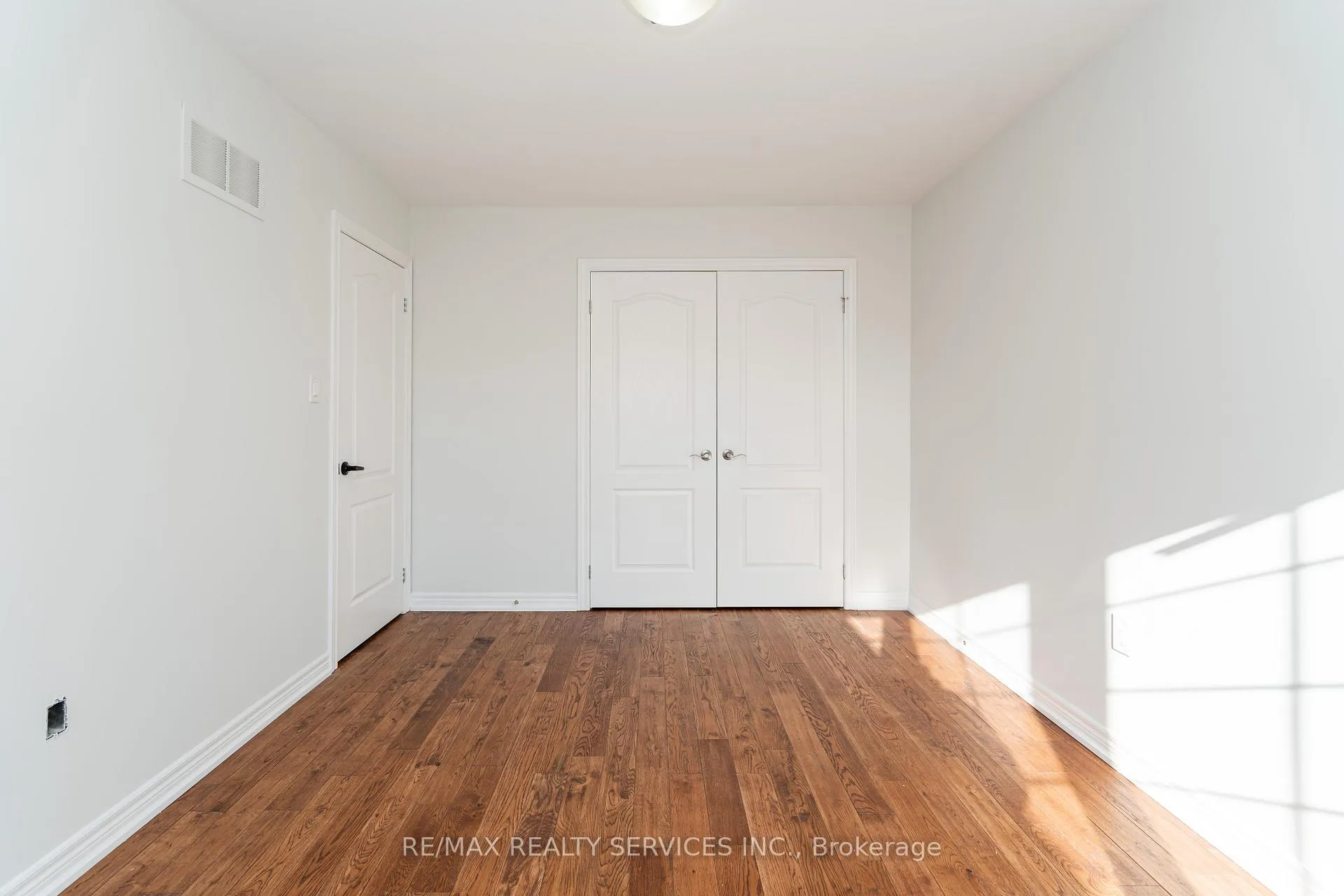 Photo 27 of 112 Amaranth Crescent, Brampton, Northwest Sandalwood Parkway — HOMEH