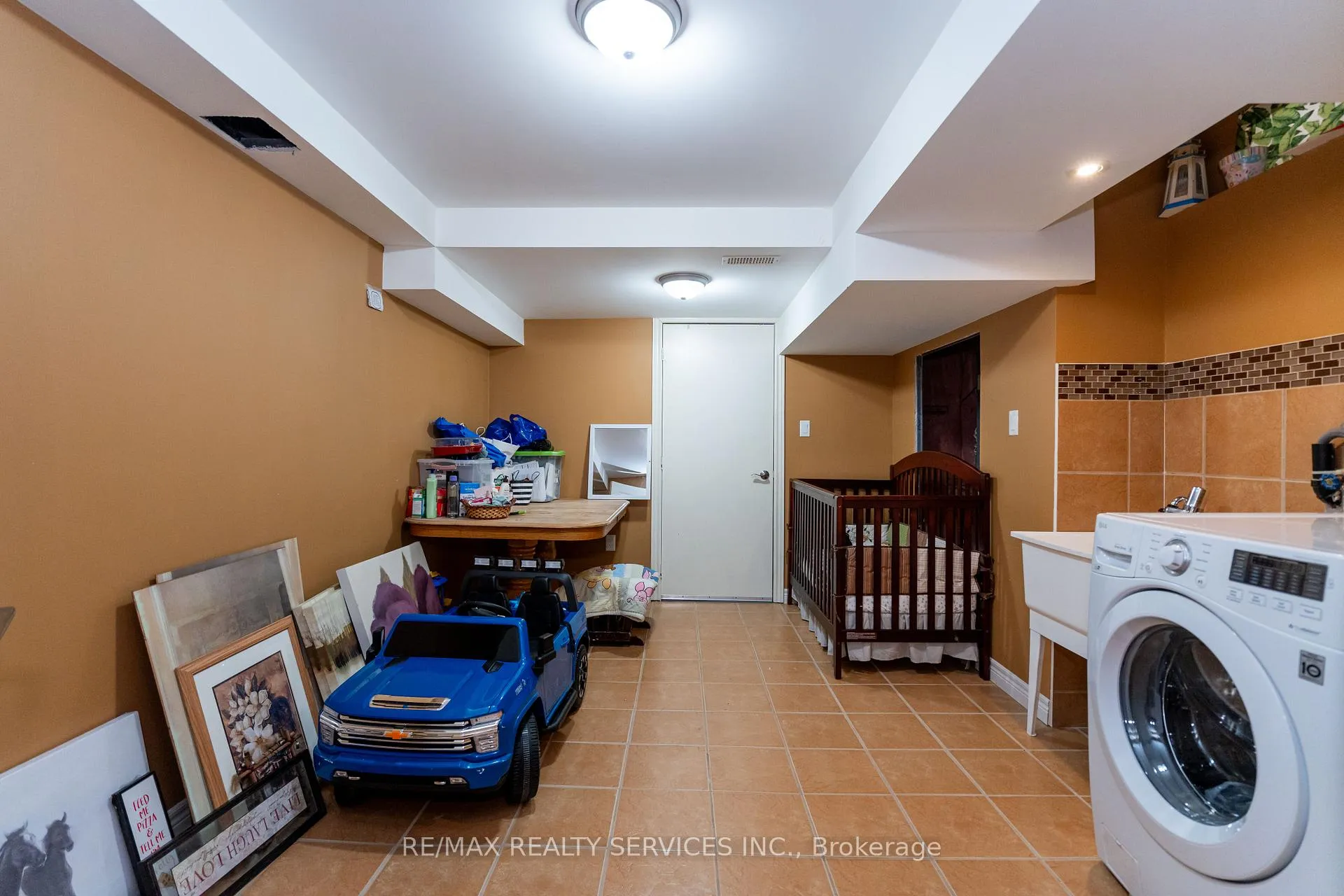 Photo 32 of 112 Amaranth Crescent, Brampton, Northwest Sandalwood Parkway — HOMEH