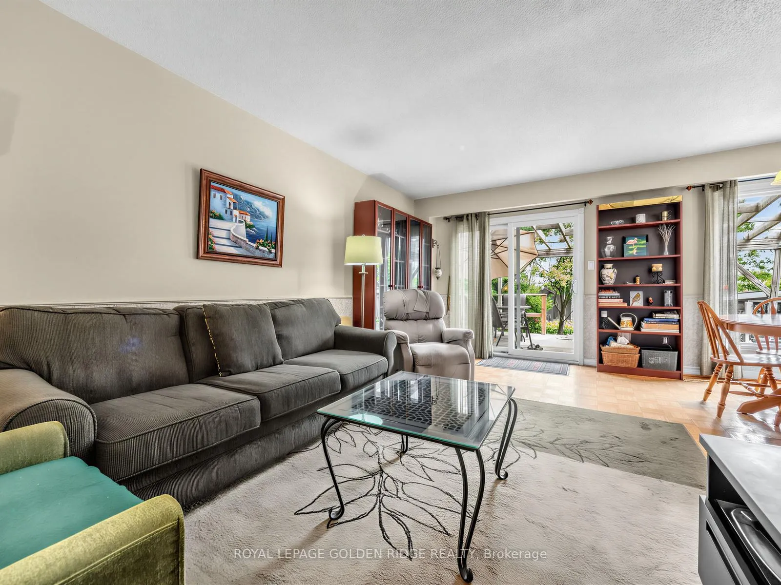 Photo 4 of 23 Natalie Court, Markham, Markham Village — HOMEH