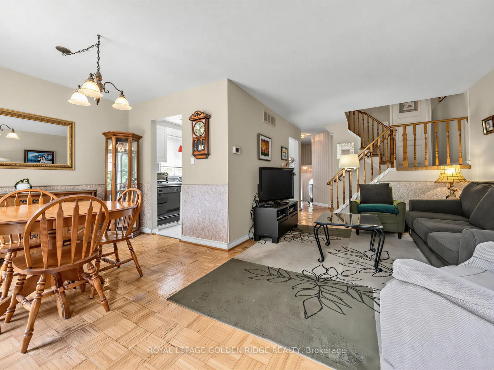 Photo 5 of 23 Natalie Court, Markham, Markham Village — HOMEH