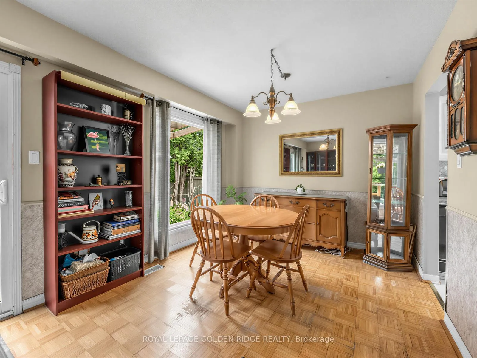 Photo 7 of 23 Natalie Court, Markham, Markham Village — HOMEH