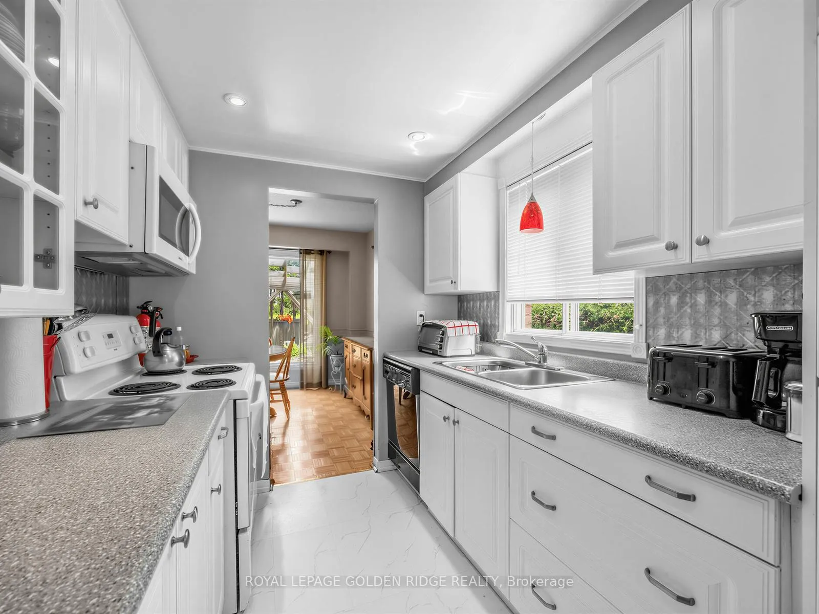 Photo 12 of 23 Natalie Court, Markham, Markham Village — HOMEH