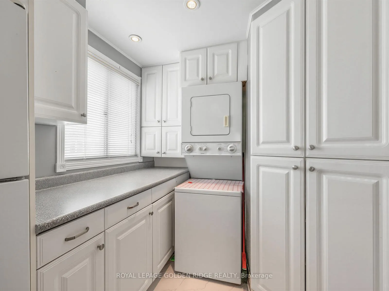 Photo 13 of 23 Natalie Court, Markham, Markham Village — HOMEH