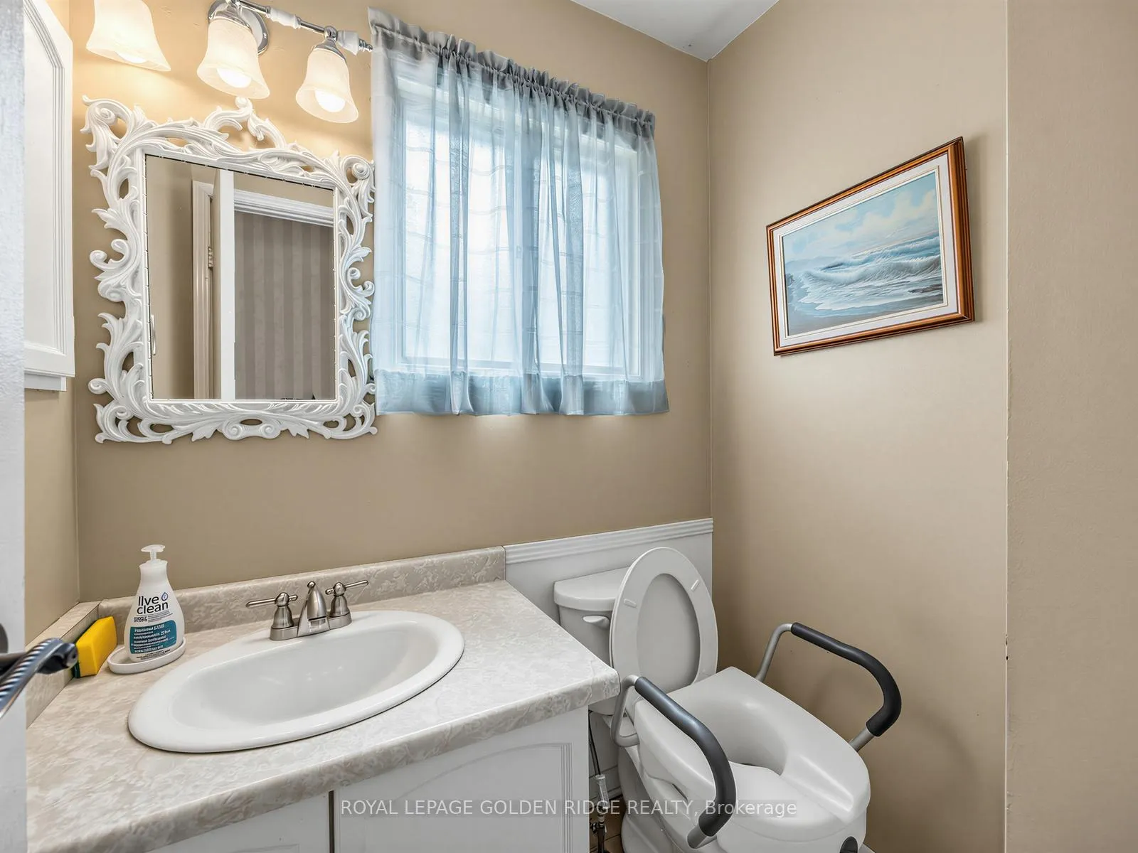 Photo 14 of 23 Natalie Court, Markham, Markham Village — HOMEH