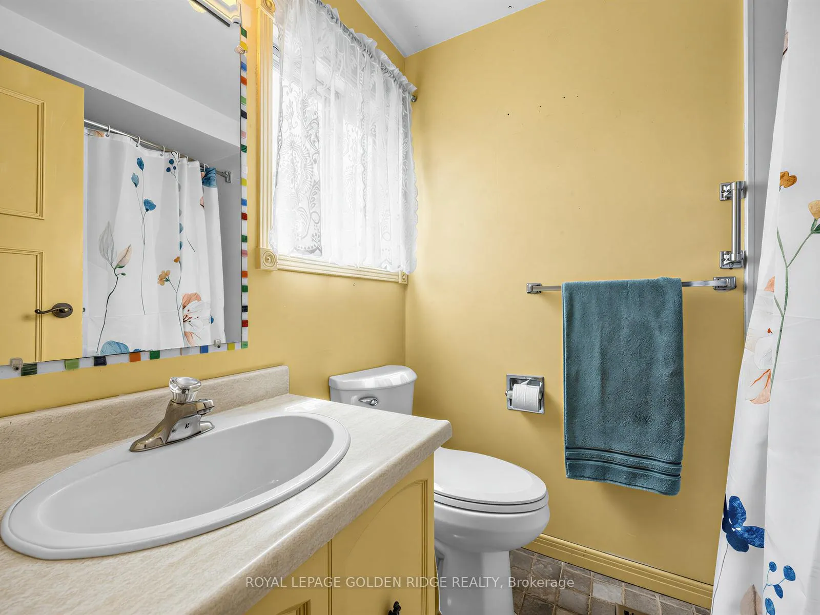 Photo 17 of 23 Natalie Court, Markham, Markham Village — HOMEH