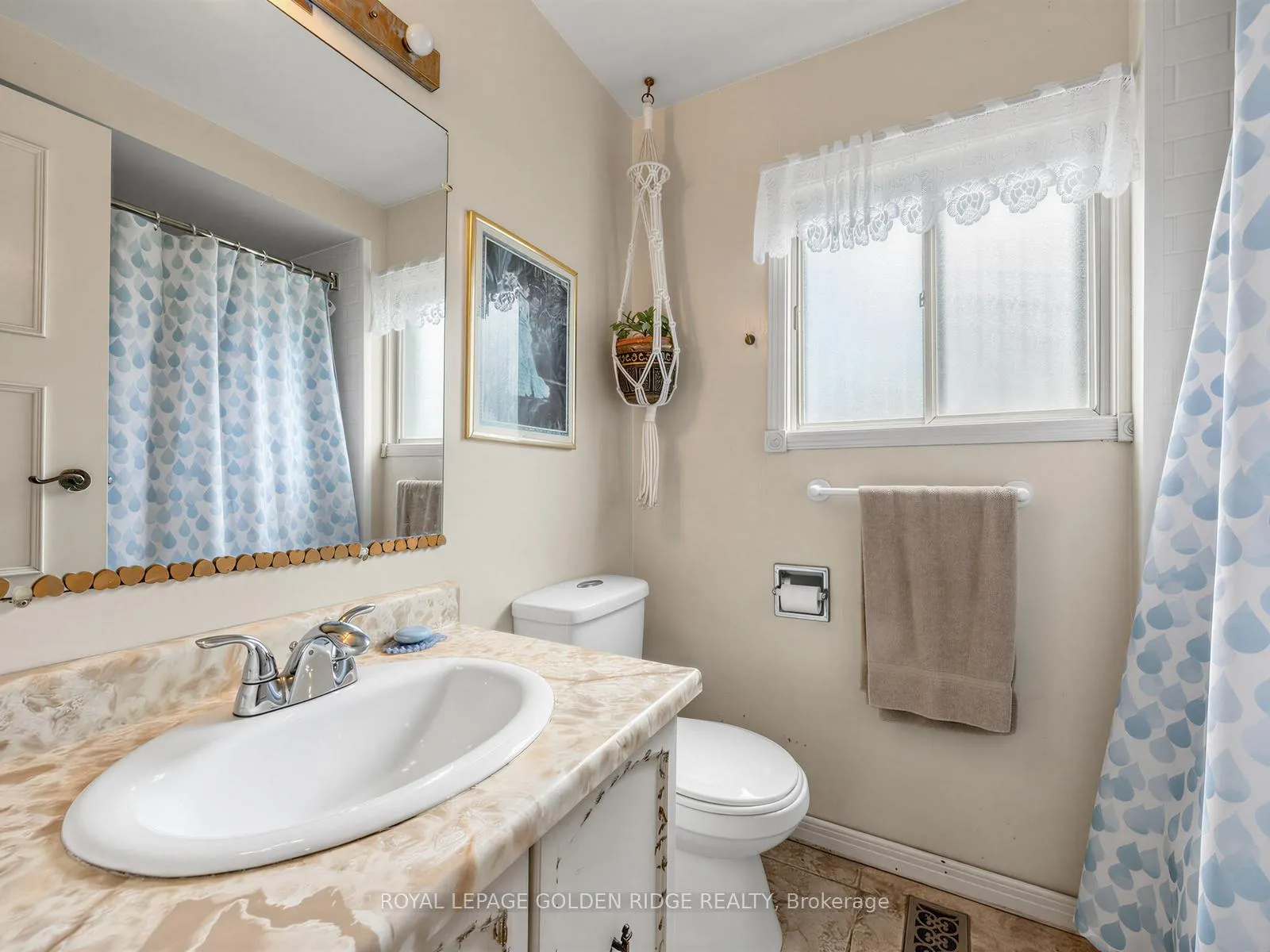 Photo 19 of 23 Natalie Court, Markham, Markham Village — HOMEH