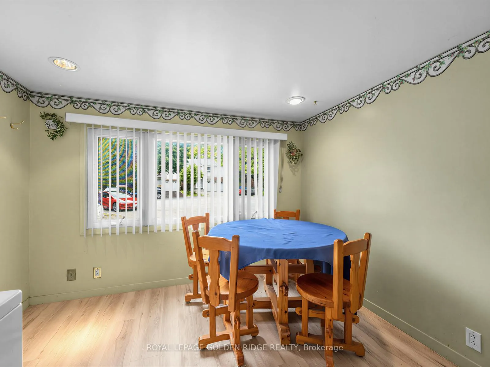 Photo 21 of 23 Natalie Court, Markham, Markham Village — HOMEH