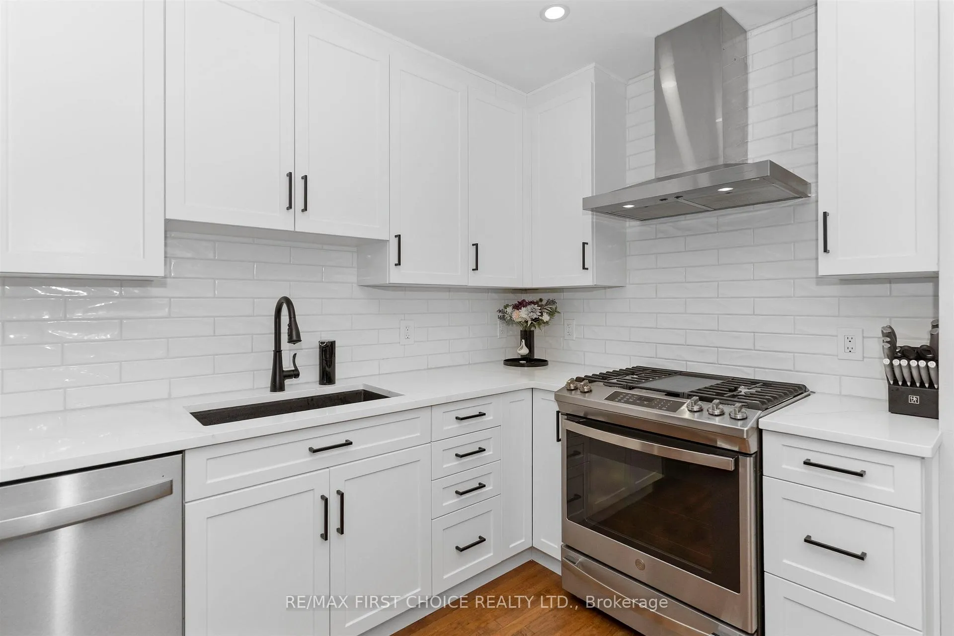 Photo 9 of 1503 Walsh Street E, Thunder Bay, Hyde Park — HOMEH