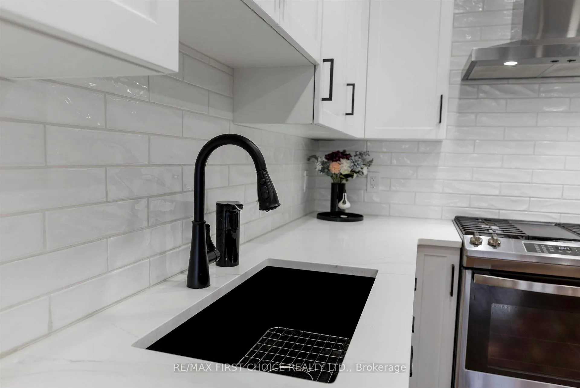 Photo 11 of 1503 Walsh Street E, Thunder Bay, Hyde Park — HOMEH