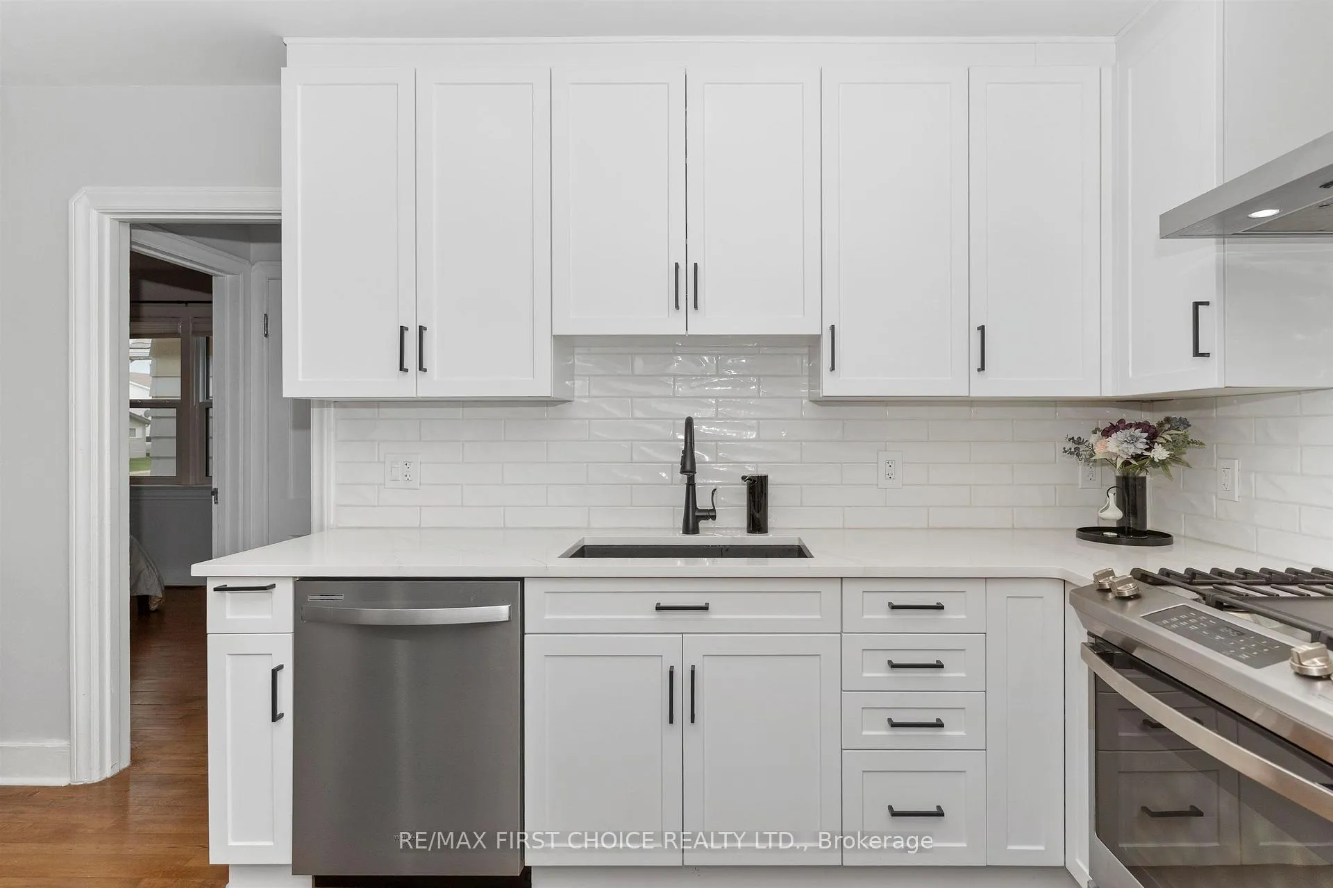 Photo 15 of 1503 Walsh Street E, Thunder Bay, Hyde Park — HOMEH