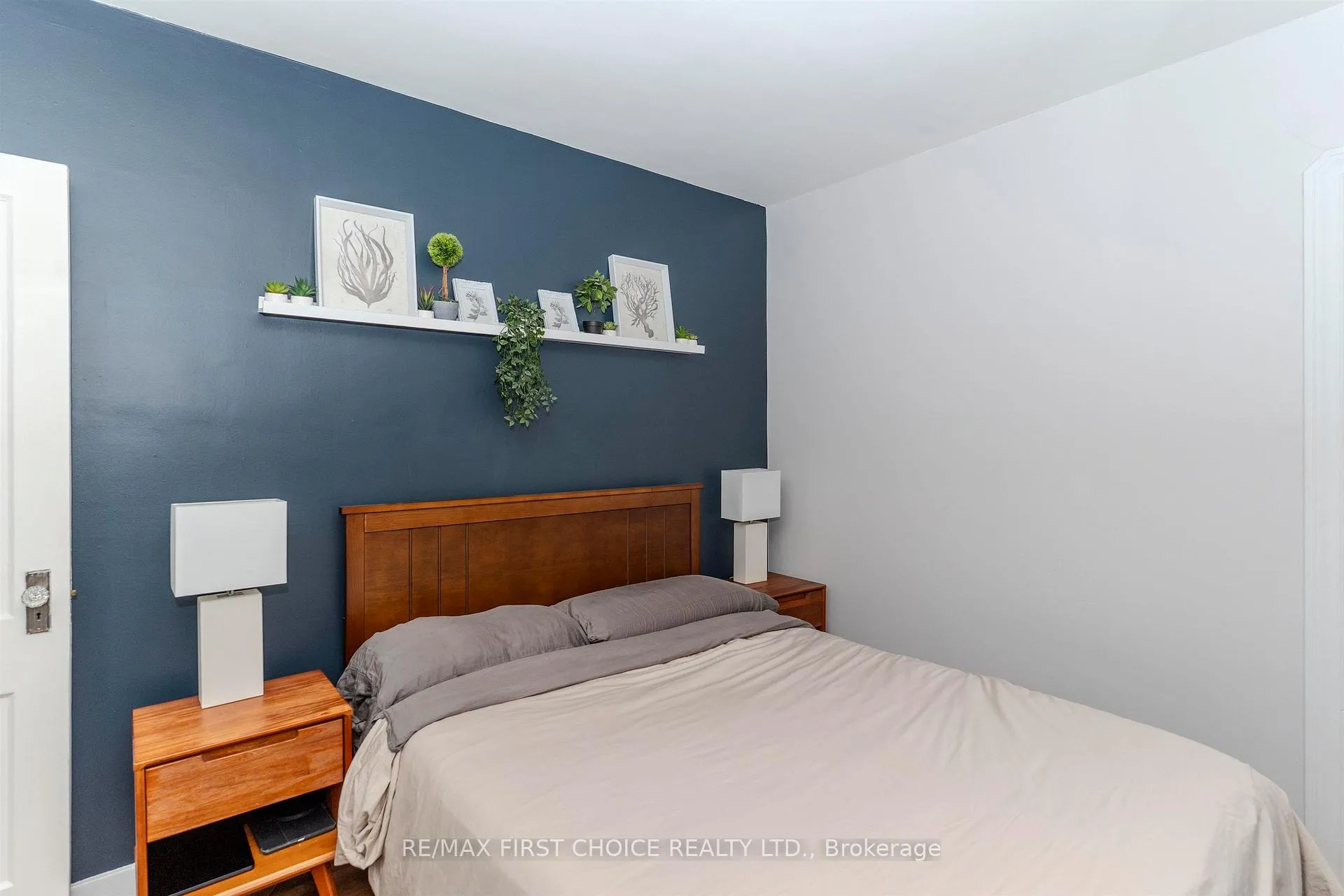 Photo 16 of 1503 Walsh Street E, Thunder Bay, Hyde Park — HOMEH