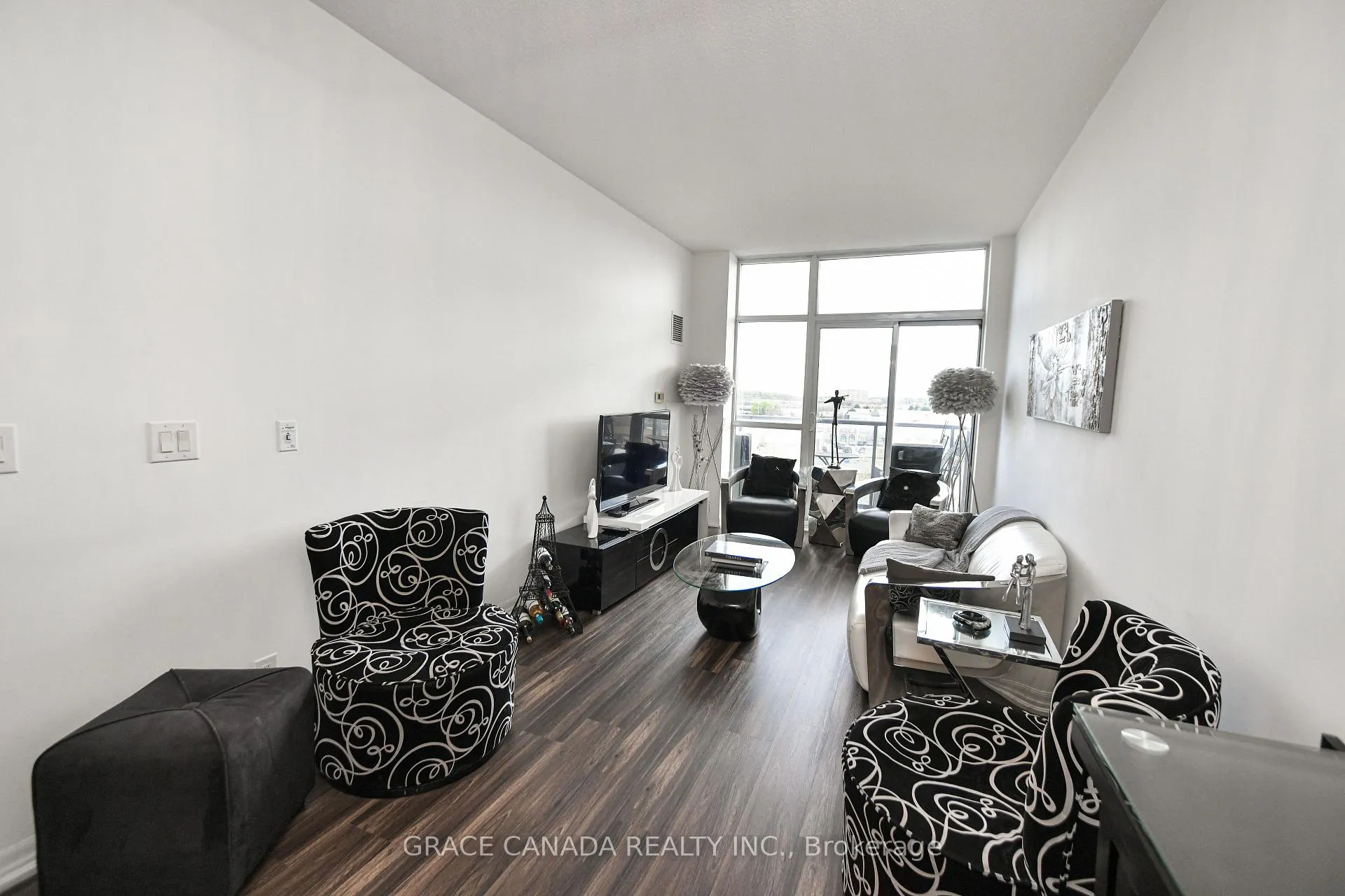 Photo 14 of Unit 508, 1940 Ironstone Drive, Burlington, Uptown — HOMEH