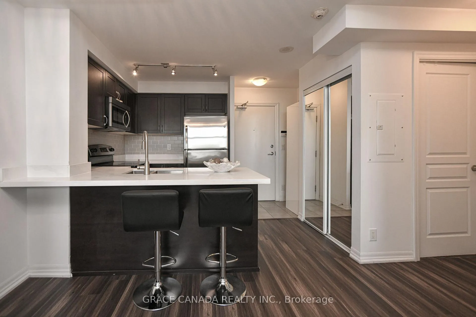 Photo 19 of Unit 508, 1940 Ironstone Drive, Burlington, Uptown — HOMEH