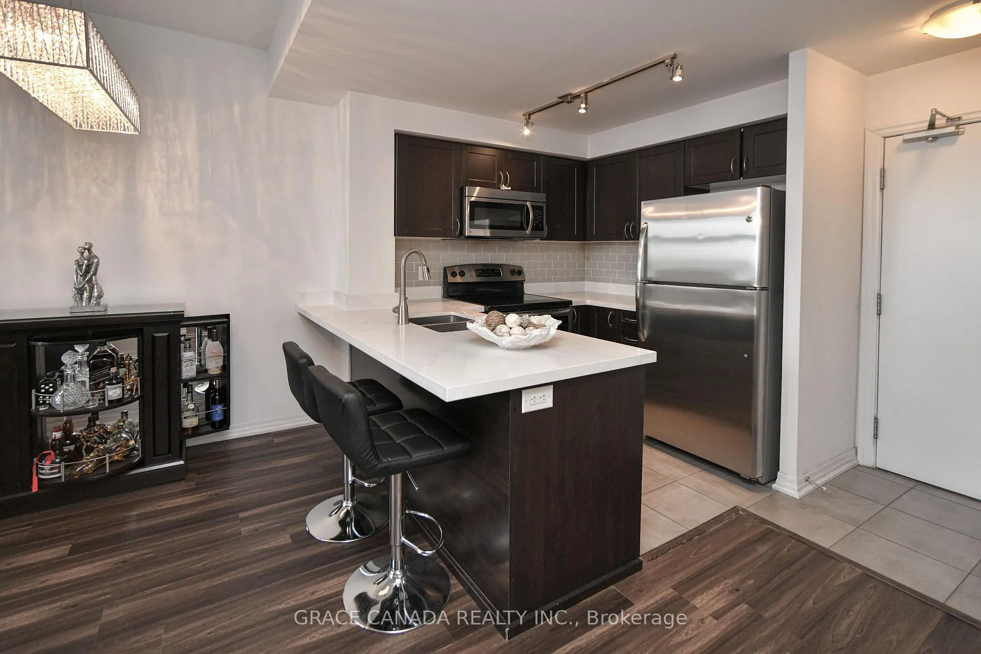 Photo 24 of Unit 508, 1940 Ironstone Drive, Burlington, Uptown — HOMEH