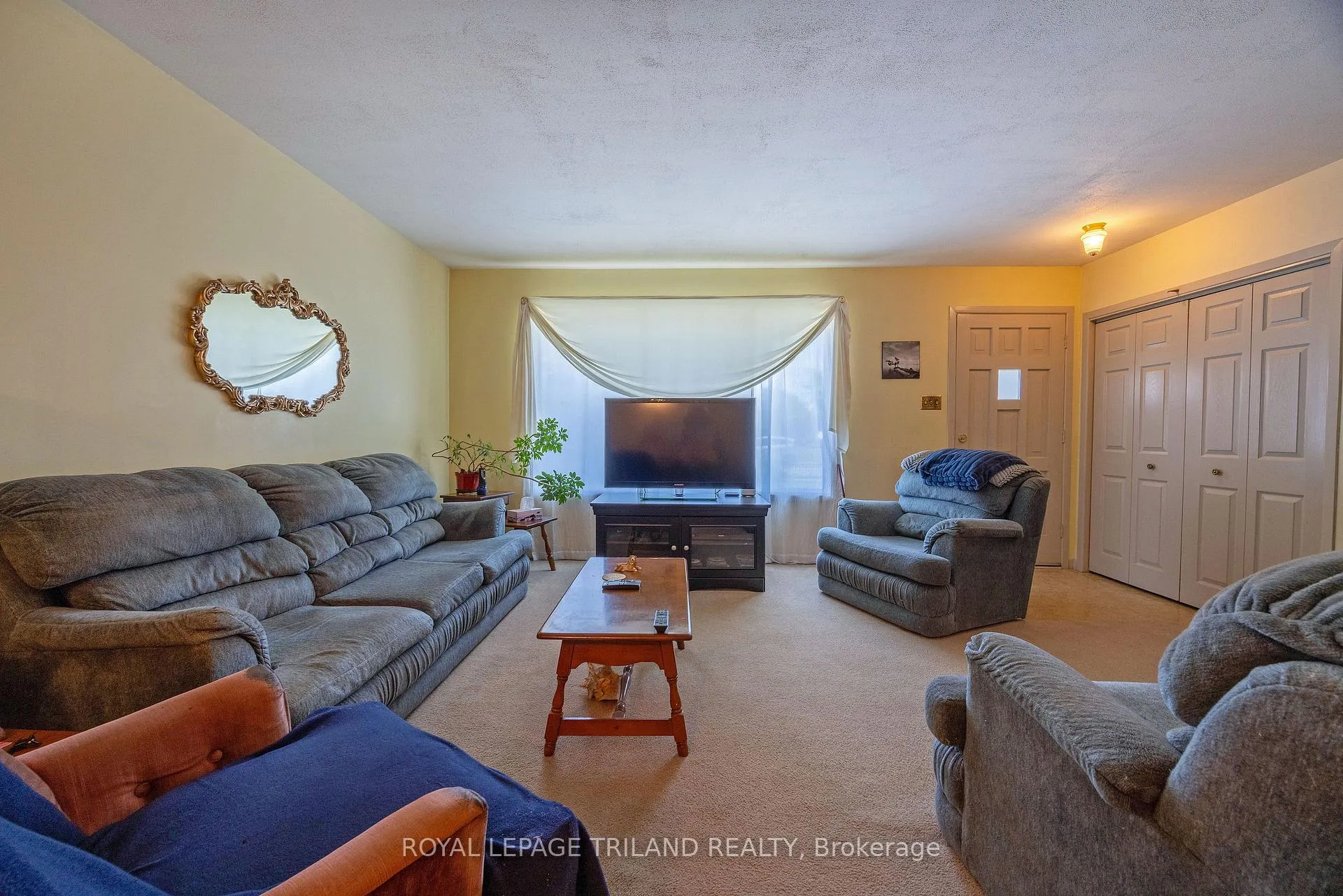 Photo 4 of 192 Myrtle Street, St. Thomas — HOMEH