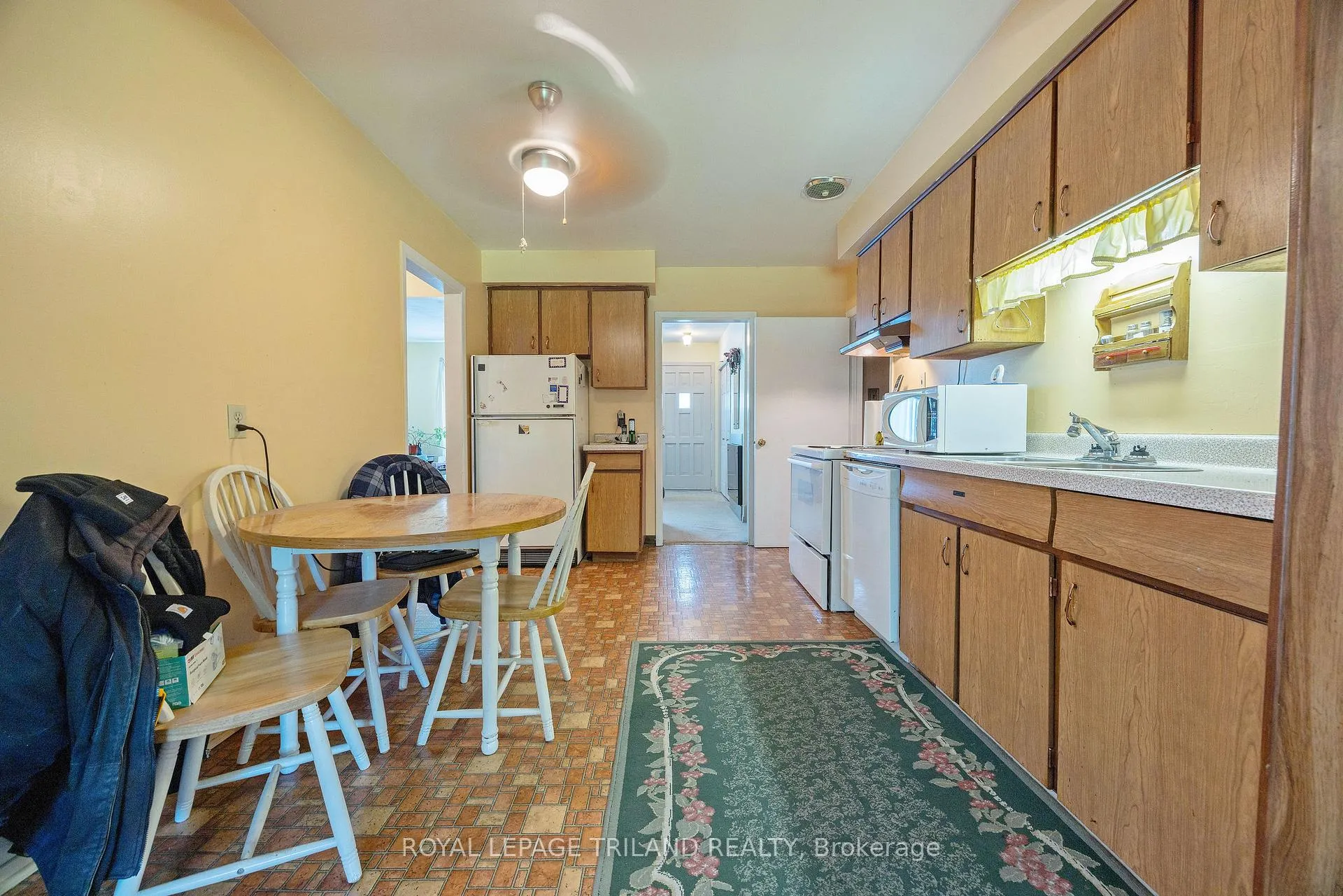 Photo 7 of 192 Myrtle Street, St. Thomas — HOMEH