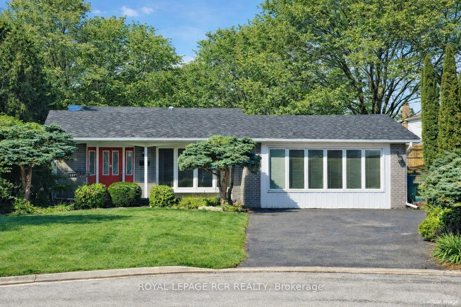 Front of 827 Legge Court