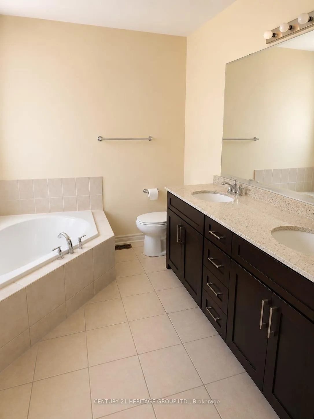 Photo 6 of 44 Starr Crescent, Aurora, Bayview Northeast — HOMEH