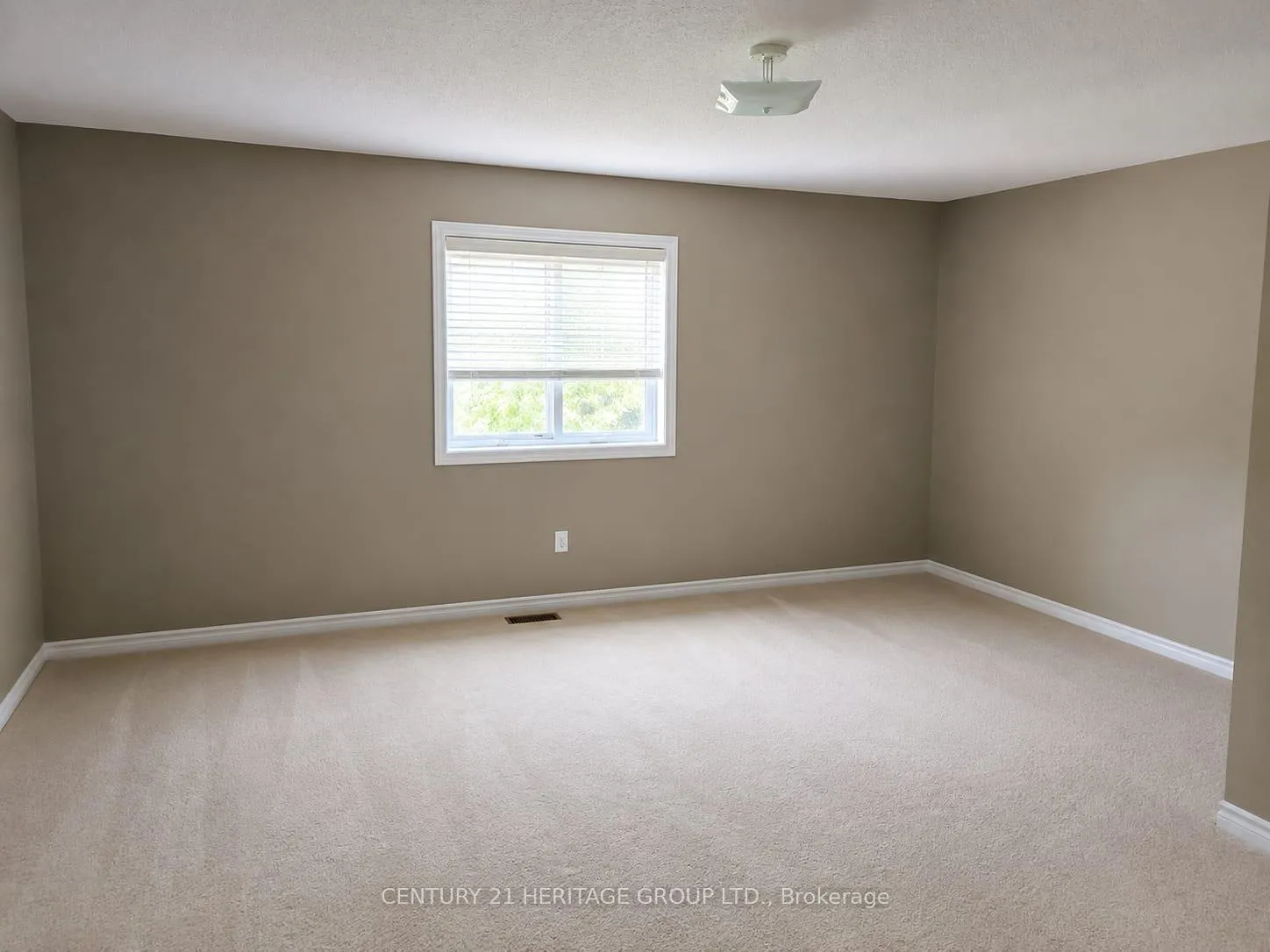 Photo 10 of 44 Starr Crescent, Aurora, Bayview Northeast — HOMEH