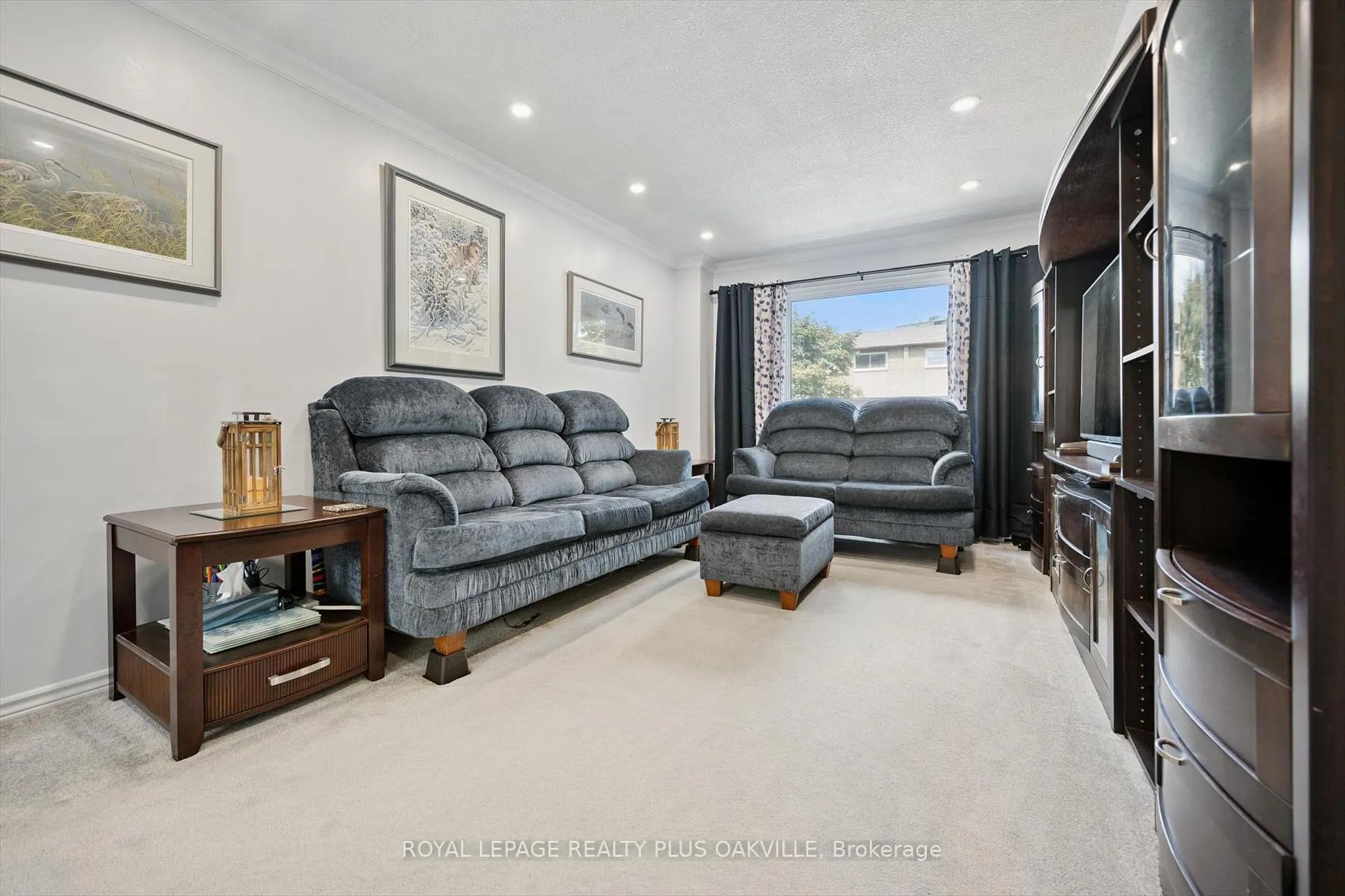 Photo 6 of Unit 37, 1221 Dundix Road, Mississauga, Applewood — HOMEH