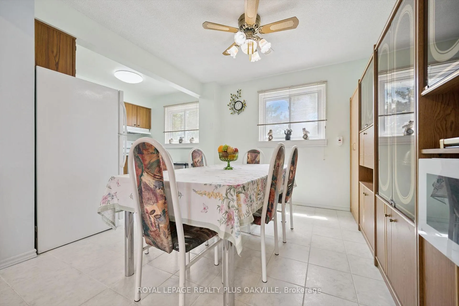 Photo 9 of Unit 37, 1221 Dundix Road, Mississauga, Applewood — HOMEH